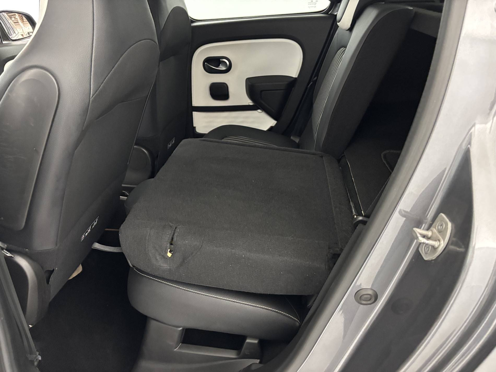 Vente en ligne Renault Twingo 3  TCe 95 au prix de 11 990 €