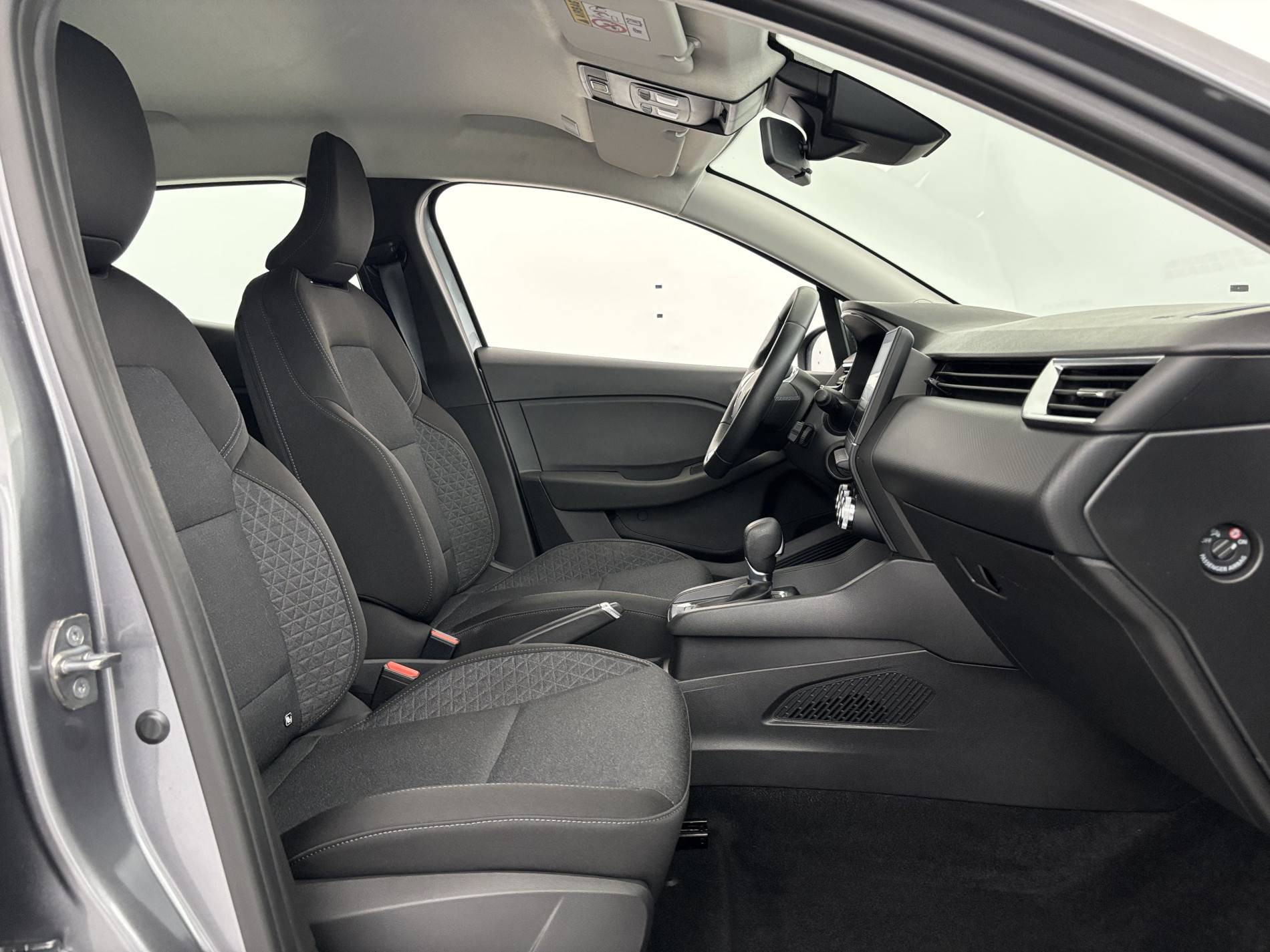 Vente en ligne Renault Clio 5 Clio E-Tech full hybrid 145 au prix de 16 990 €