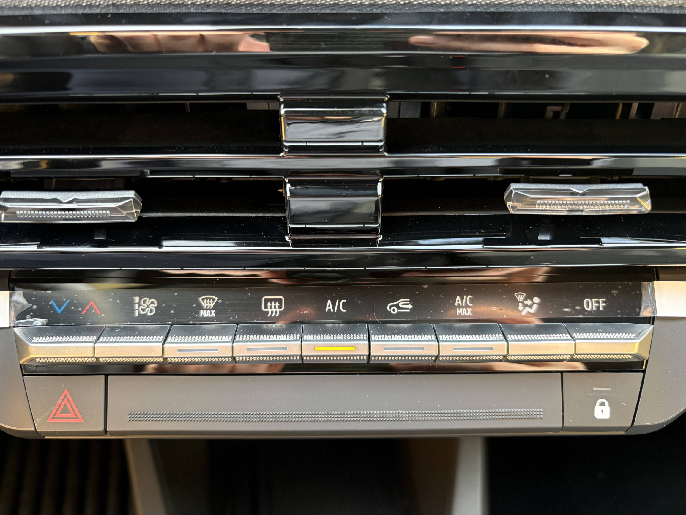 Vente en ligne Renault Clio 6 Clio E-Tech full hybrid 160 ch au prix de 24 490 €