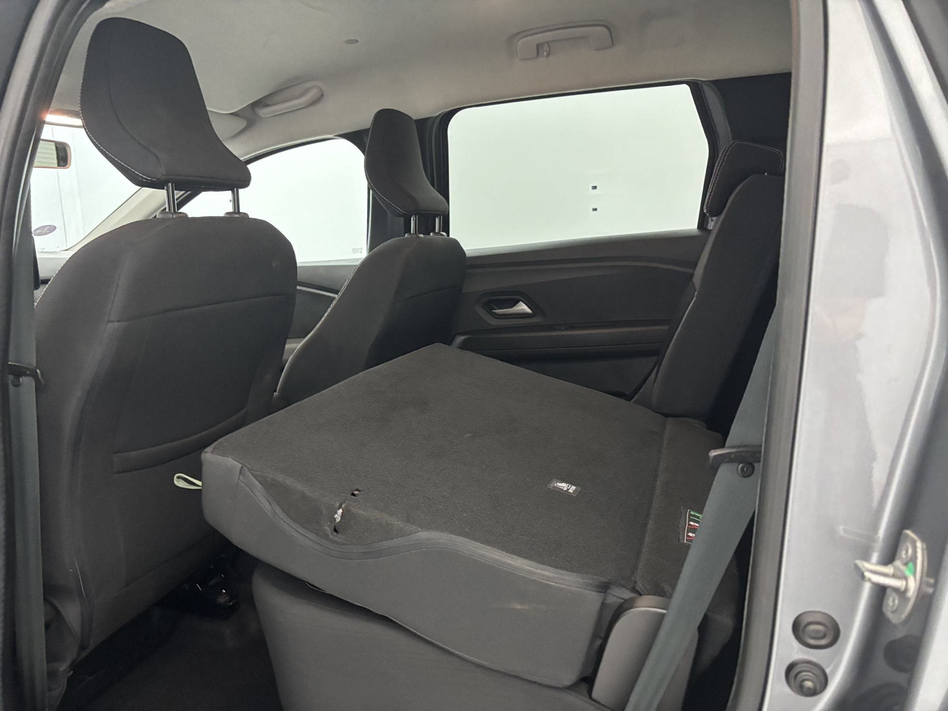 Vente en ligne Dacia Jogger  Hybrid 140 5 places au prix de 21 290 €