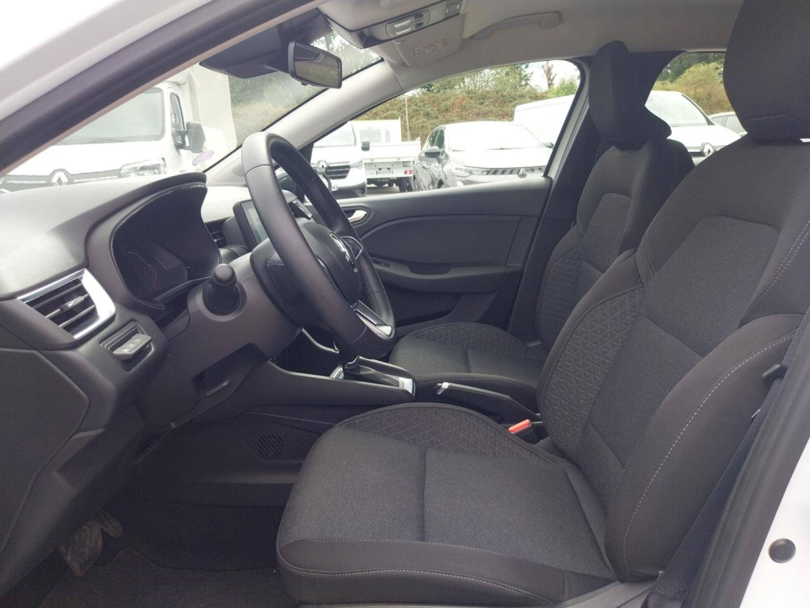Vente en ligne Renault Clio 5 Clio E-Tech full hybrid 145 au prix de 17 350 €
