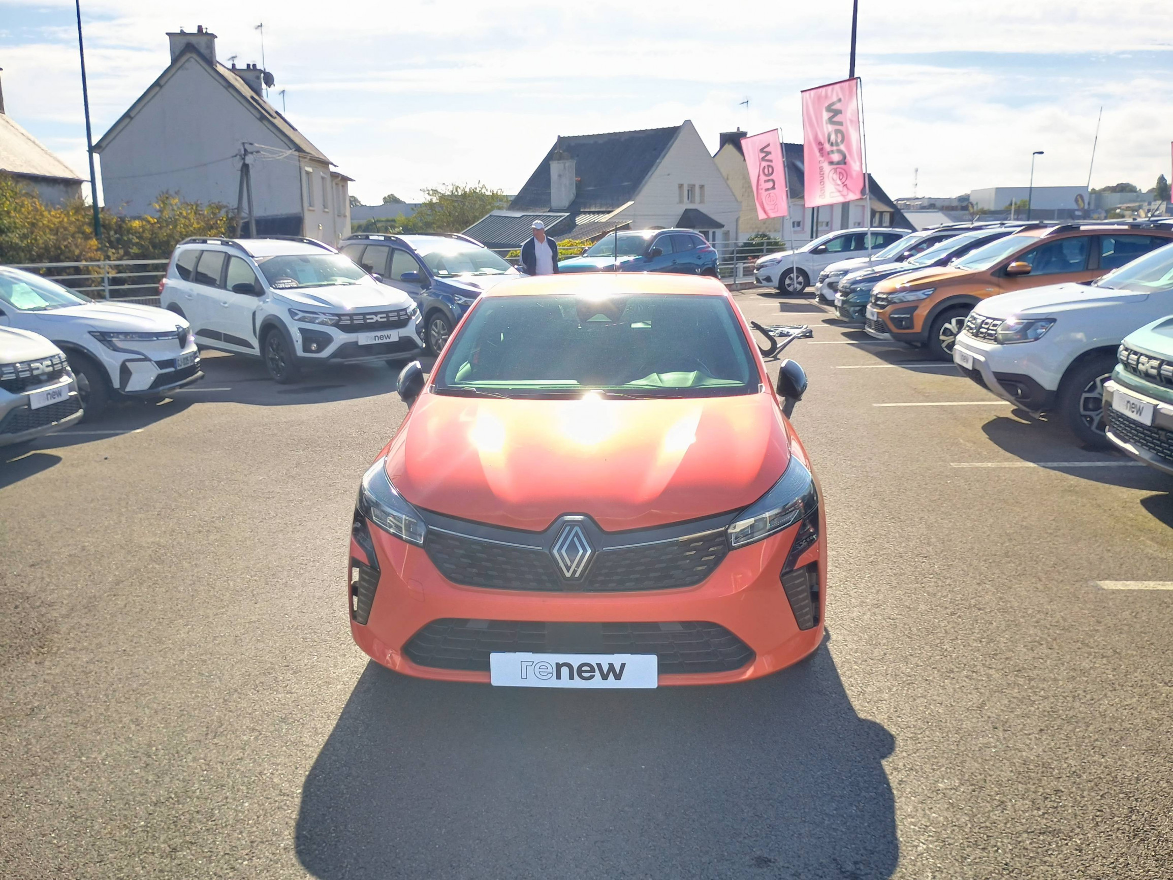 Vente en ligne Renault Clio 5 Clio E-Tech full hybrid 145 au prix de 16 300 €