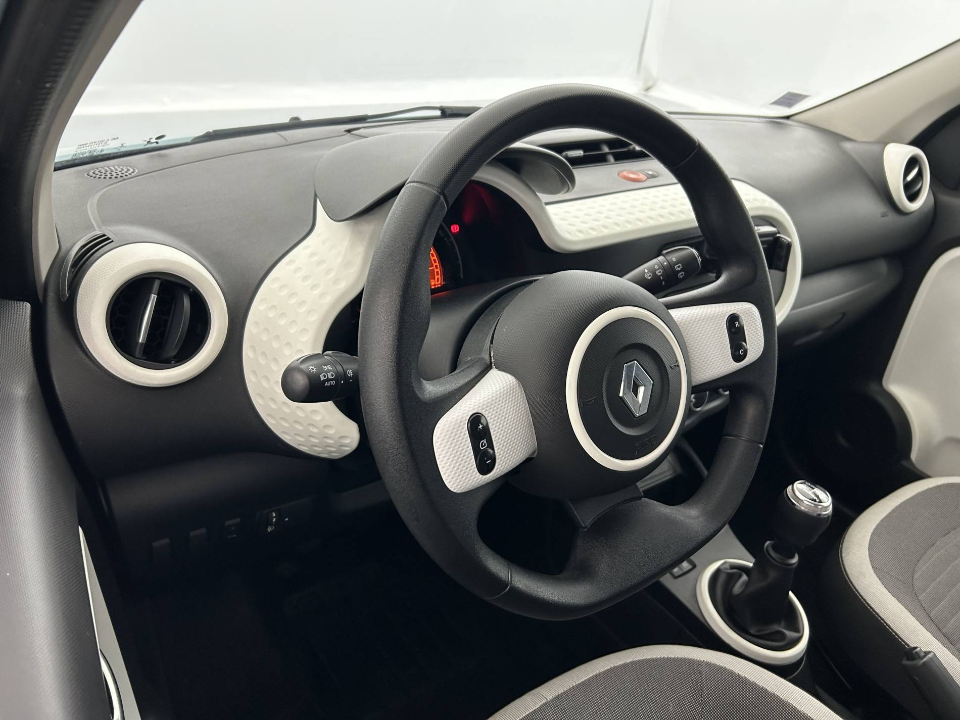 Vente en ligne Renault Twingo 3  SCe 65 - 21 au prix de 10 490 €