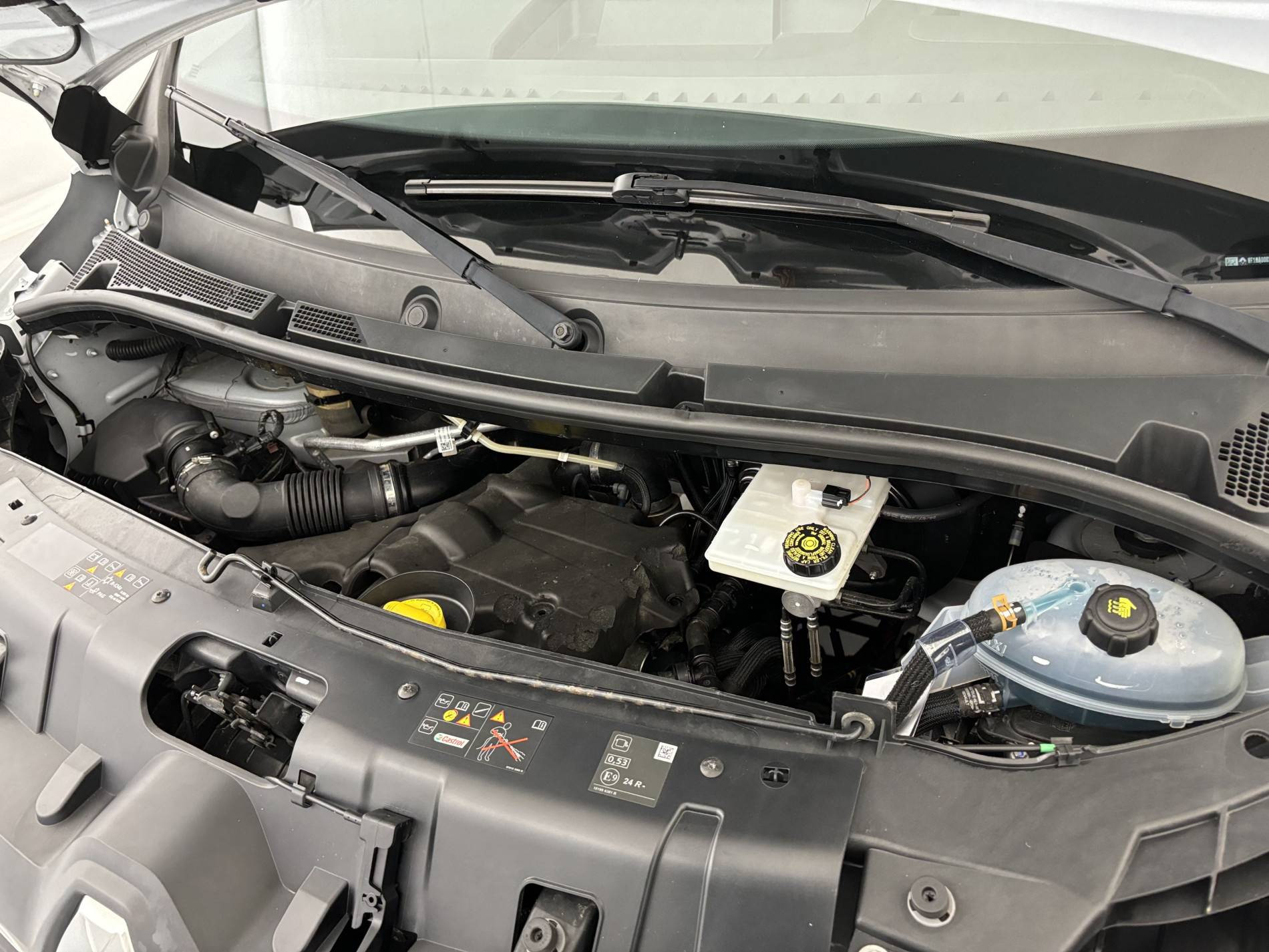 Vente en ligne Renault Master Fourgon MASTER FGN TRAC F3500 L2H2 BLUE DCI 135 au prix de 24 990 €