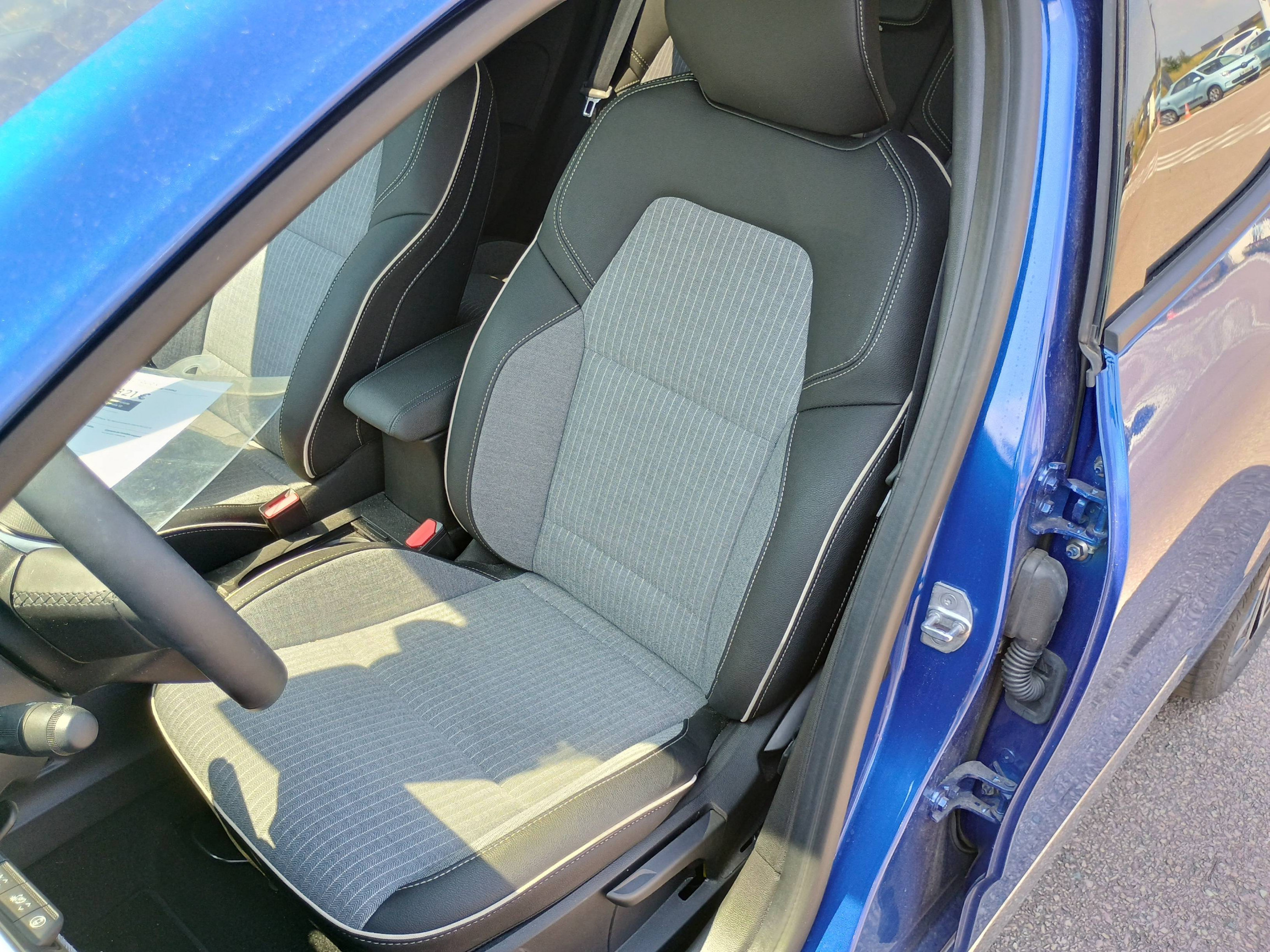 Vente en ligne Renault Clio 5 Clio E-Tech full hybrid 145 ch GSR2 au prix de 20 321 €