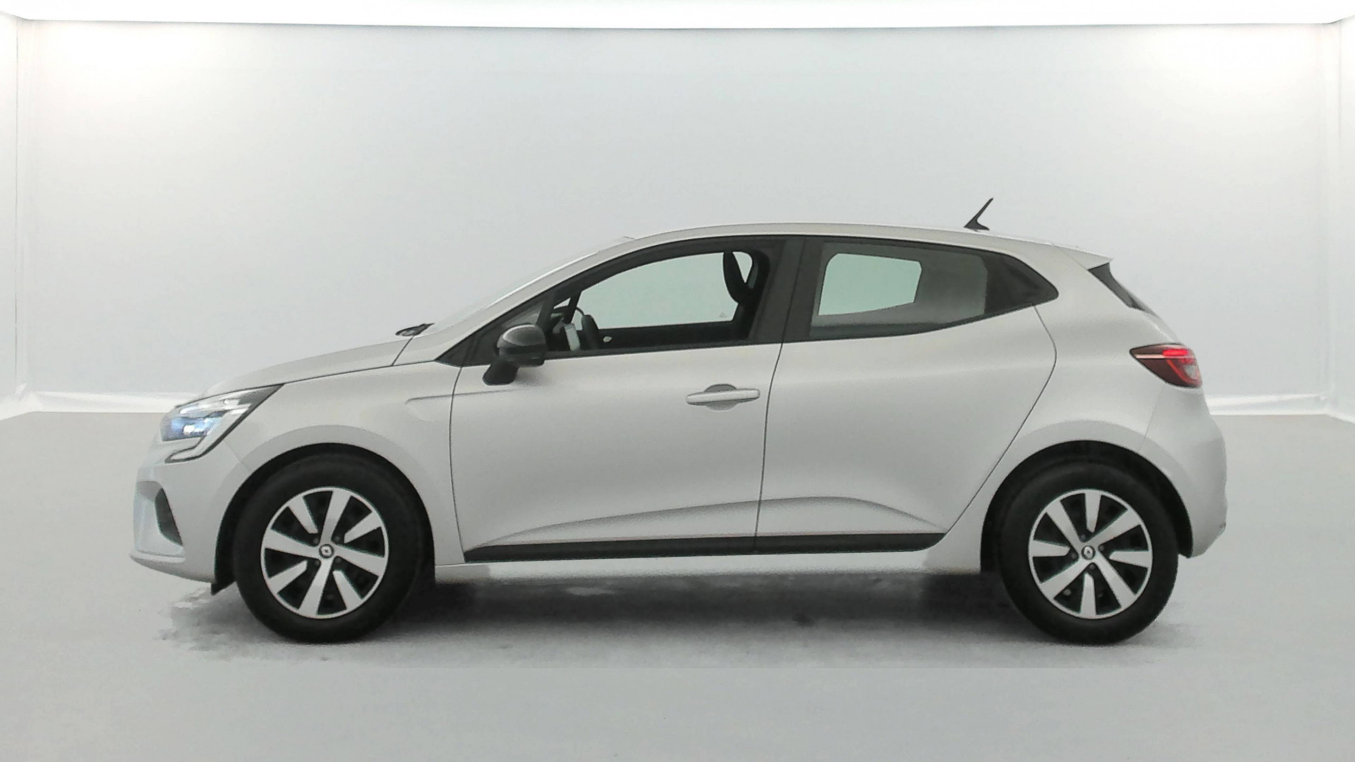 Vente en ligne Renault Clio 5 Clio TCe 90 au prix de 14 290 €