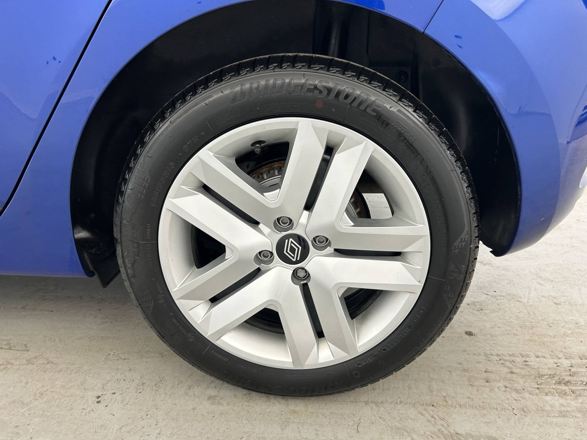 Vente en ligne Renault Clio 5 Clio Blue dCi 100 ch GSR2 au prix de 17 350 €