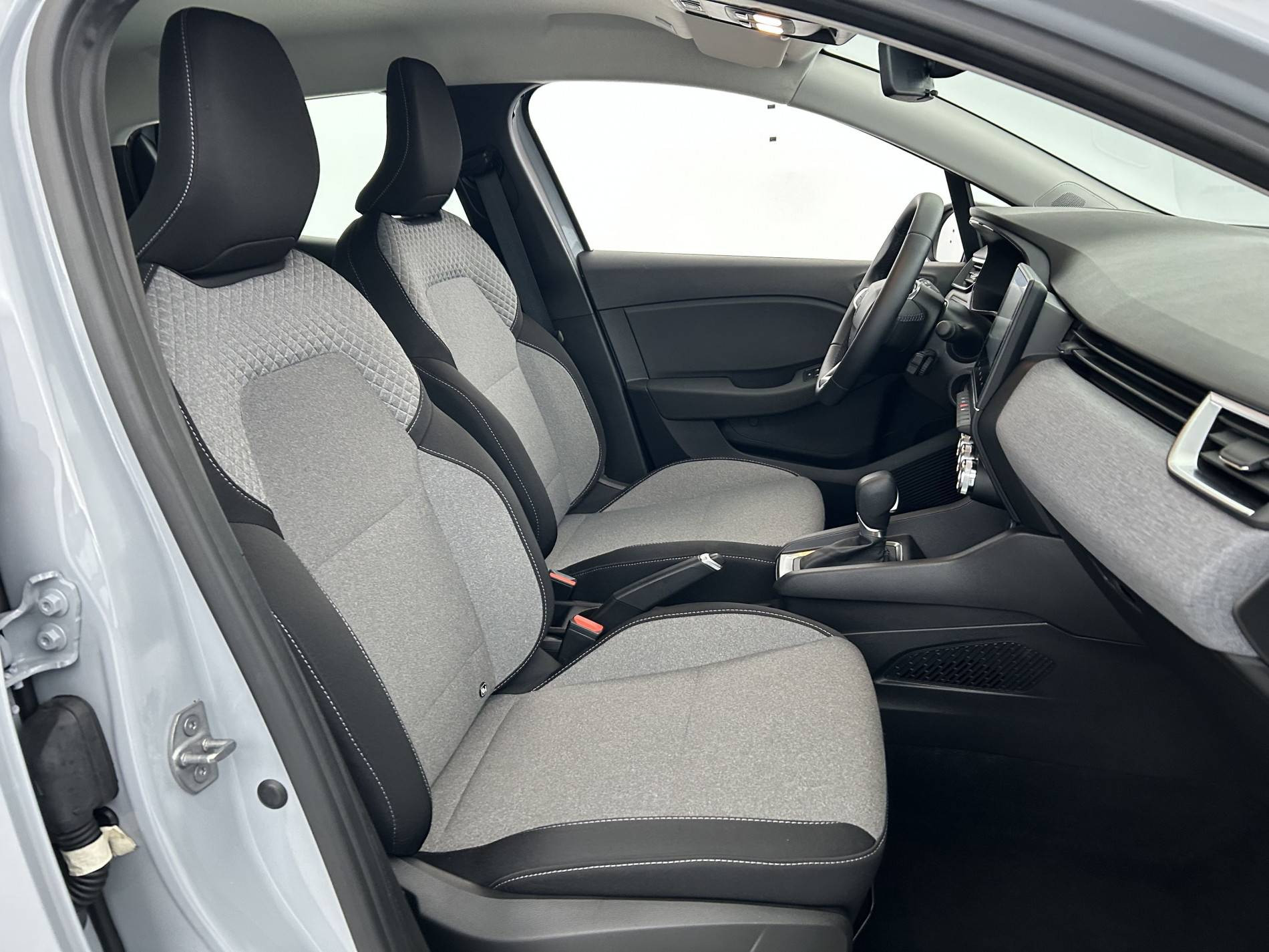 Vente en ligne Renault Clio 5 Clio E-Tech full hybrid 145 ch GSR2 au prix de 20 390 €
