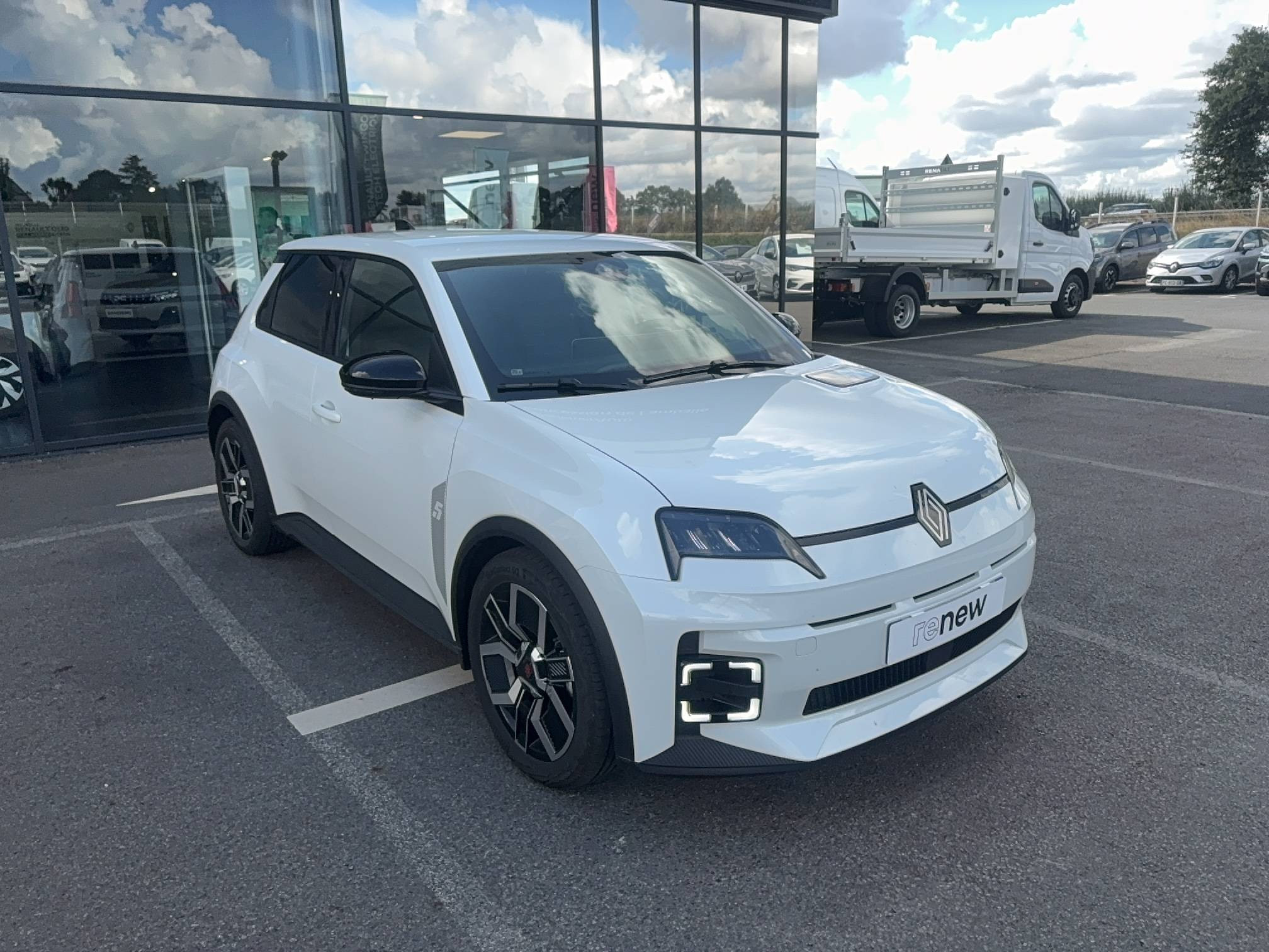 Vente en ligne Renault R5 E-Tech  120 ch autonomie urbaine au prix de 29 800 €