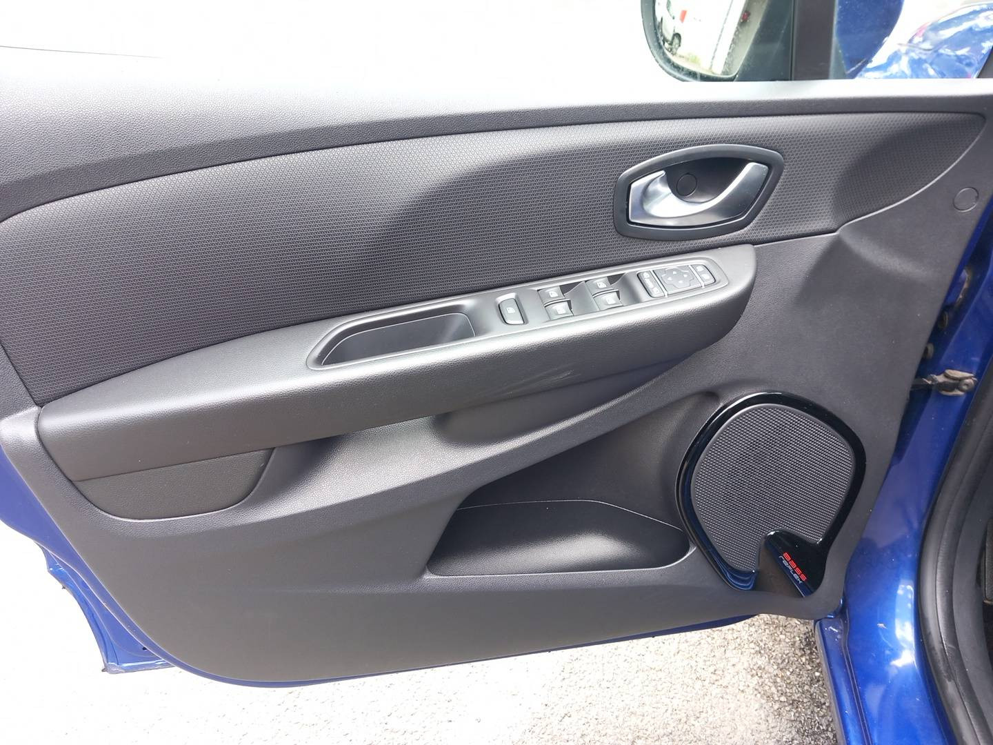 Vente en ligne Renault Clio 4 Clio TCe 90 Energy au prix de 10 990 €