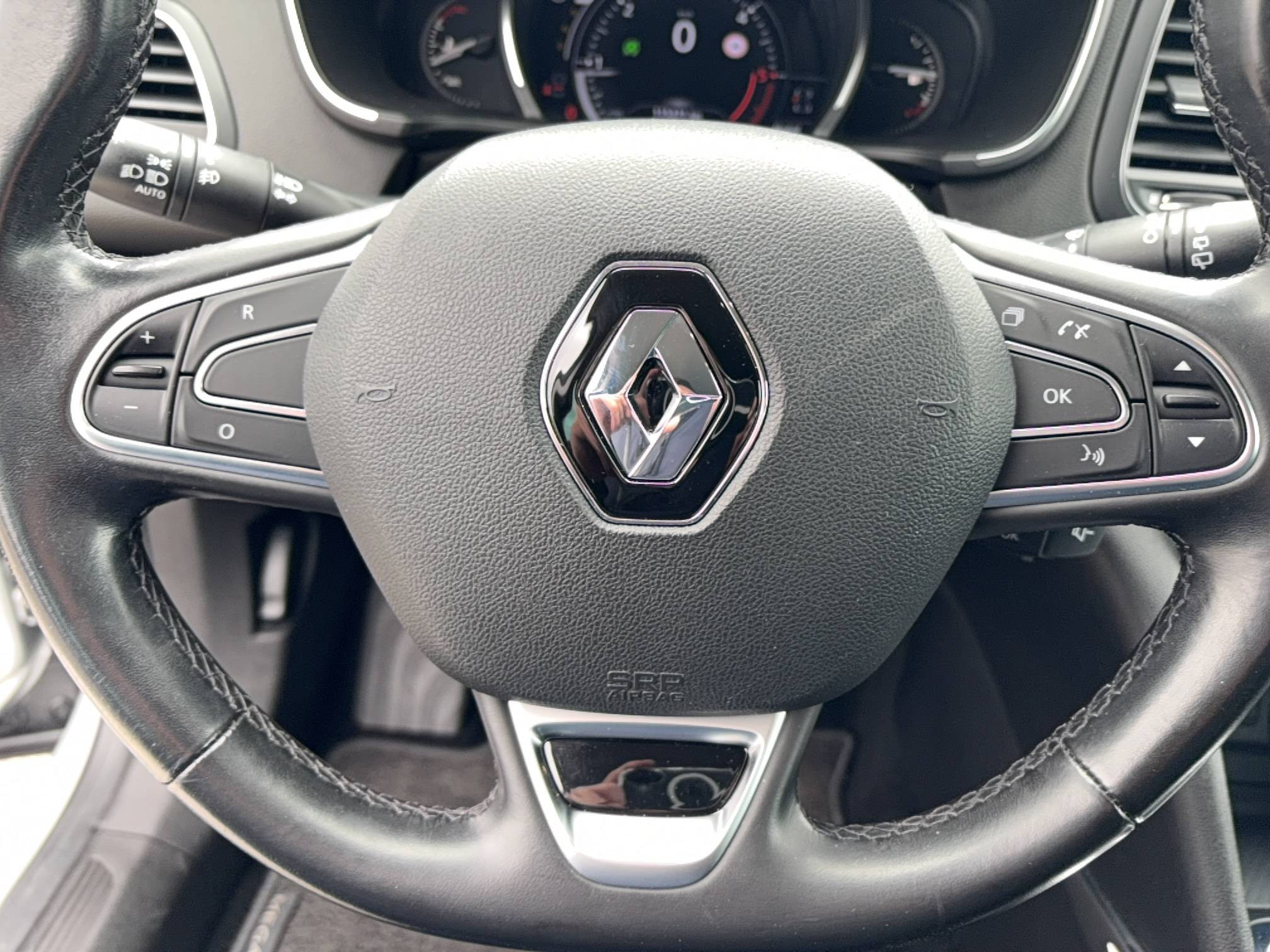 Vente en ligne Renault Megane 4 Mégane IV Berline Blue dCi 115 EDC au prix de 14 490 €