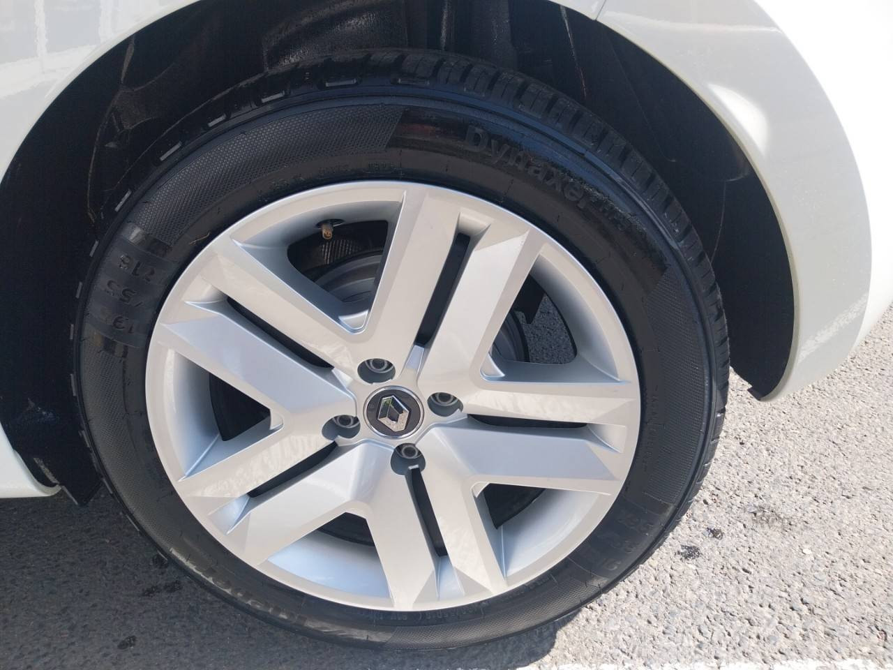 Vente en ligne Renault Clio 5 Clio E-Tech 140 - 21N au prix de 15 990 €
