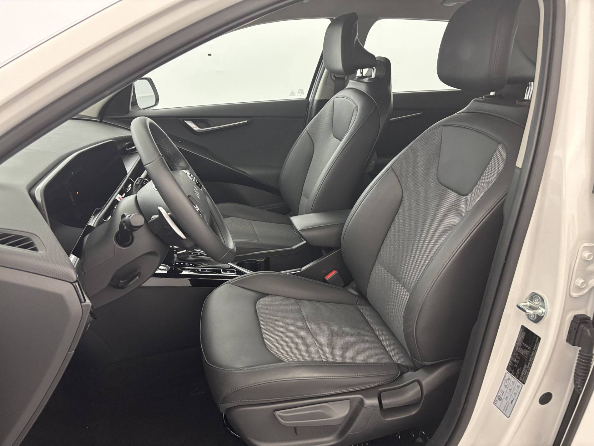 Vente en ligne Kia Niro  1.6 GDi 171 ch PHEV DCT6 au prix de 27 490 €
