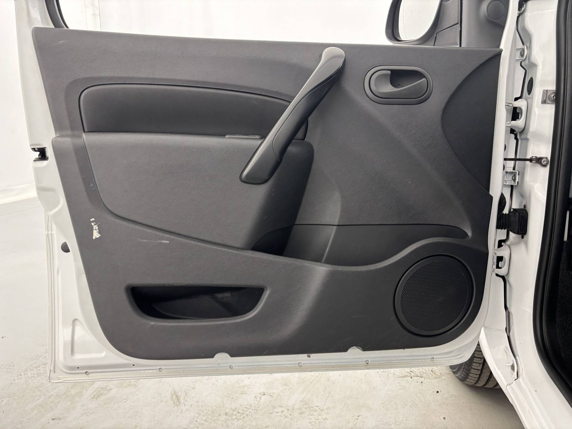 Vente en ligne Renault Kangoo Express  BLUE DCI 80 au prix de 11 990 €