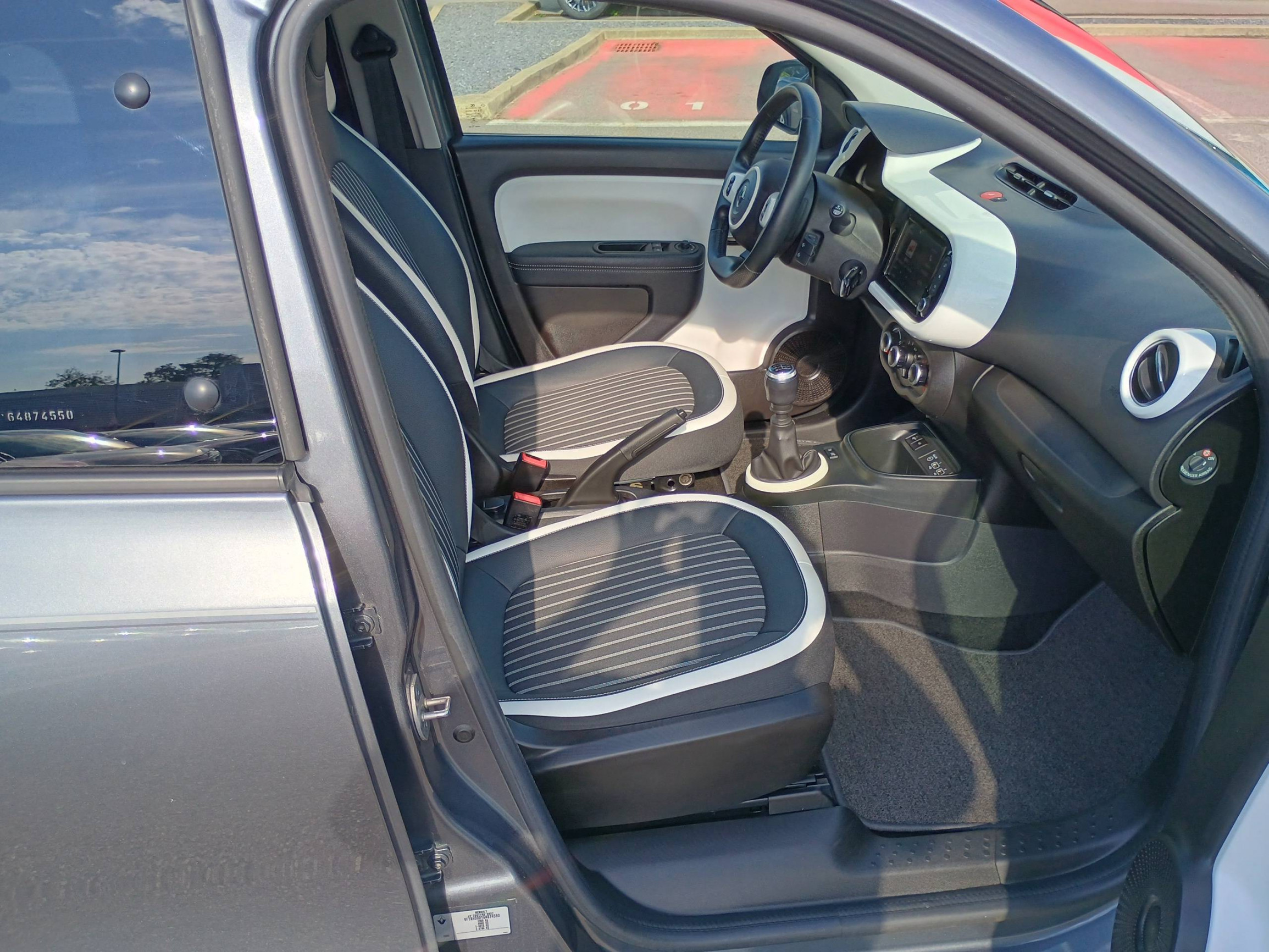 Vente en ligne Renault Twingo 3  TCe 95 au prix de 11 990 €