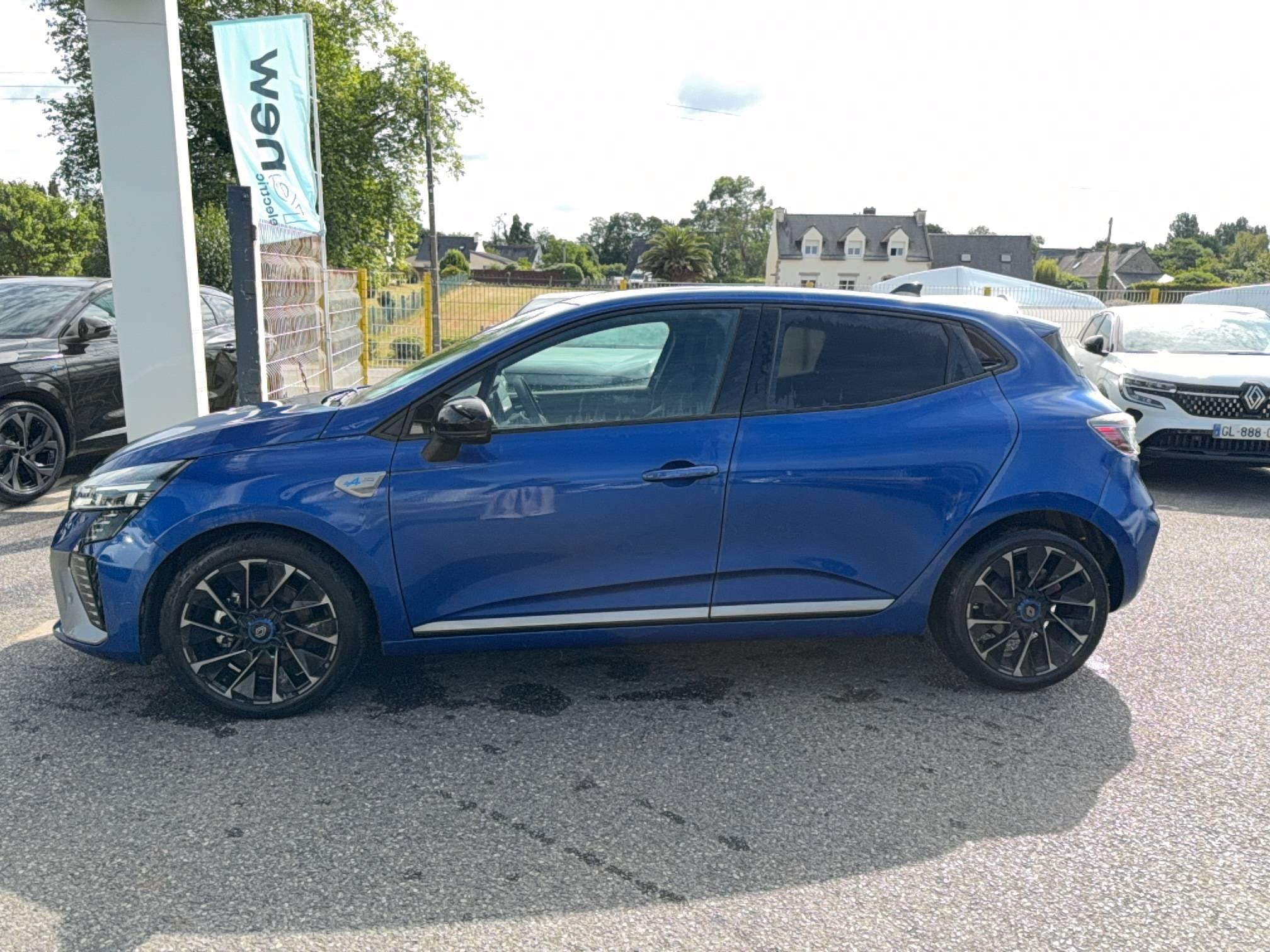 Vente en ligne Renault Clio 5 Clio E-Tech full hybrid 145 au prix de 21 500 €