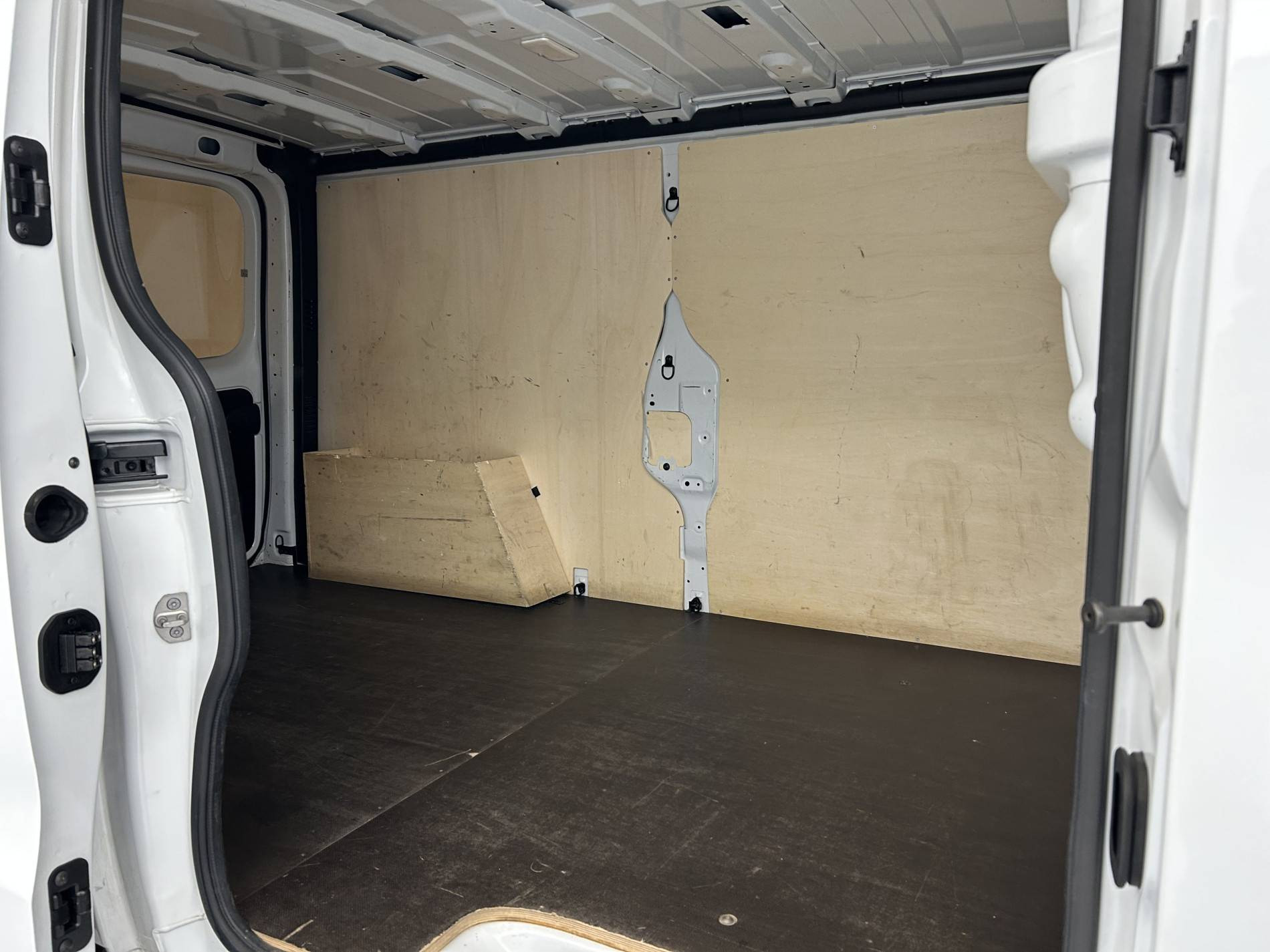 Vente en ligne Renault Trafic 3 Fourgon TRAFIC FGN L2H1 3000 KG BLUE DCI 130 au prix de 24 590 €
