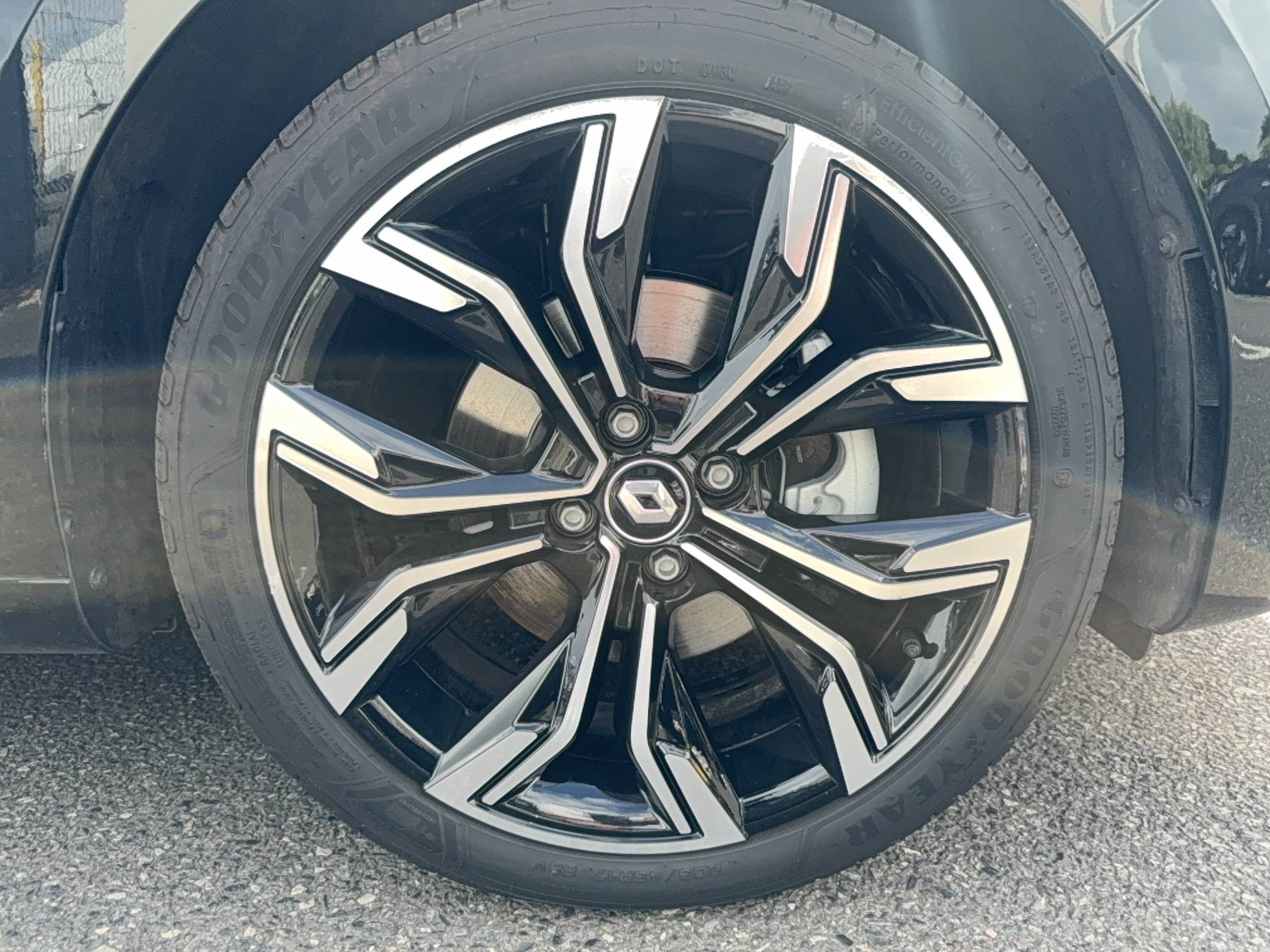 Vente en ligne Renault Clio 5 Clio E-Tech 140 - 21N au prix de 18 900 €