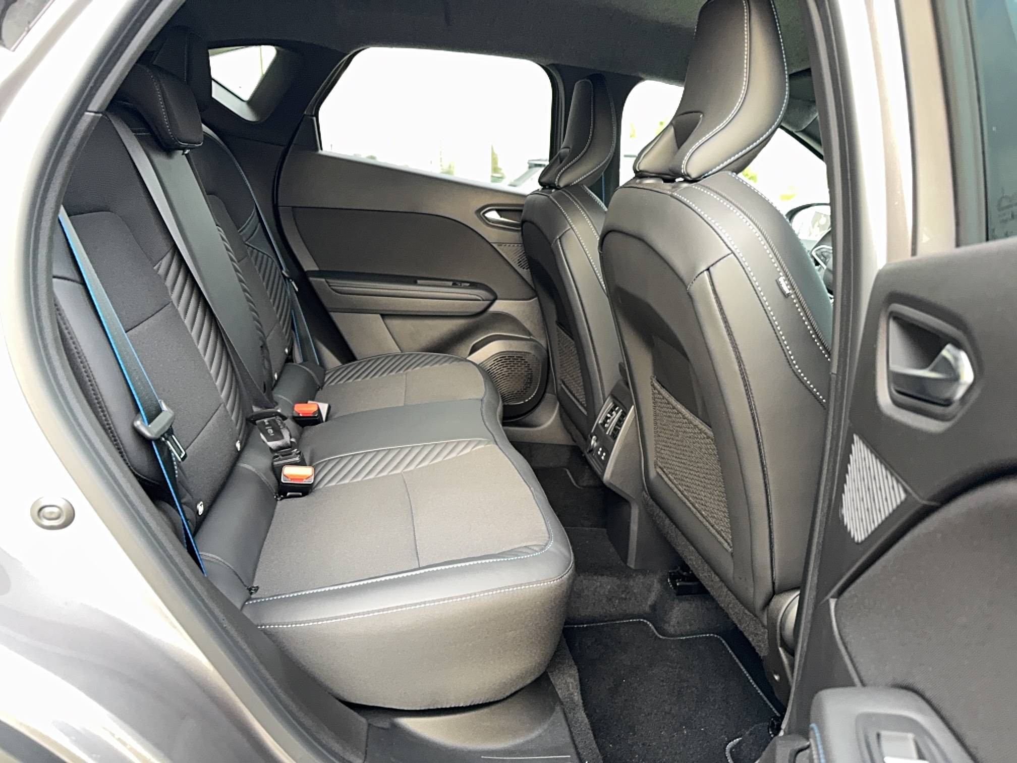 Vente en ligne Renault Captur  E-Tech full hybrid 160 ch au prix de 31 490 €