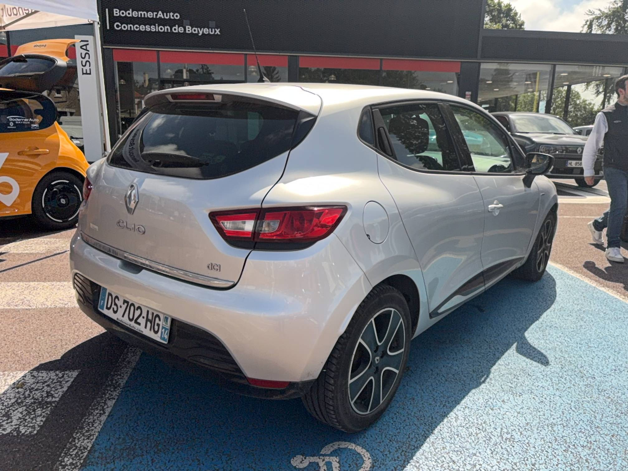 Vente en ligne Renault Clio 4  dCi 75 eco2 au prix de 9 590 €