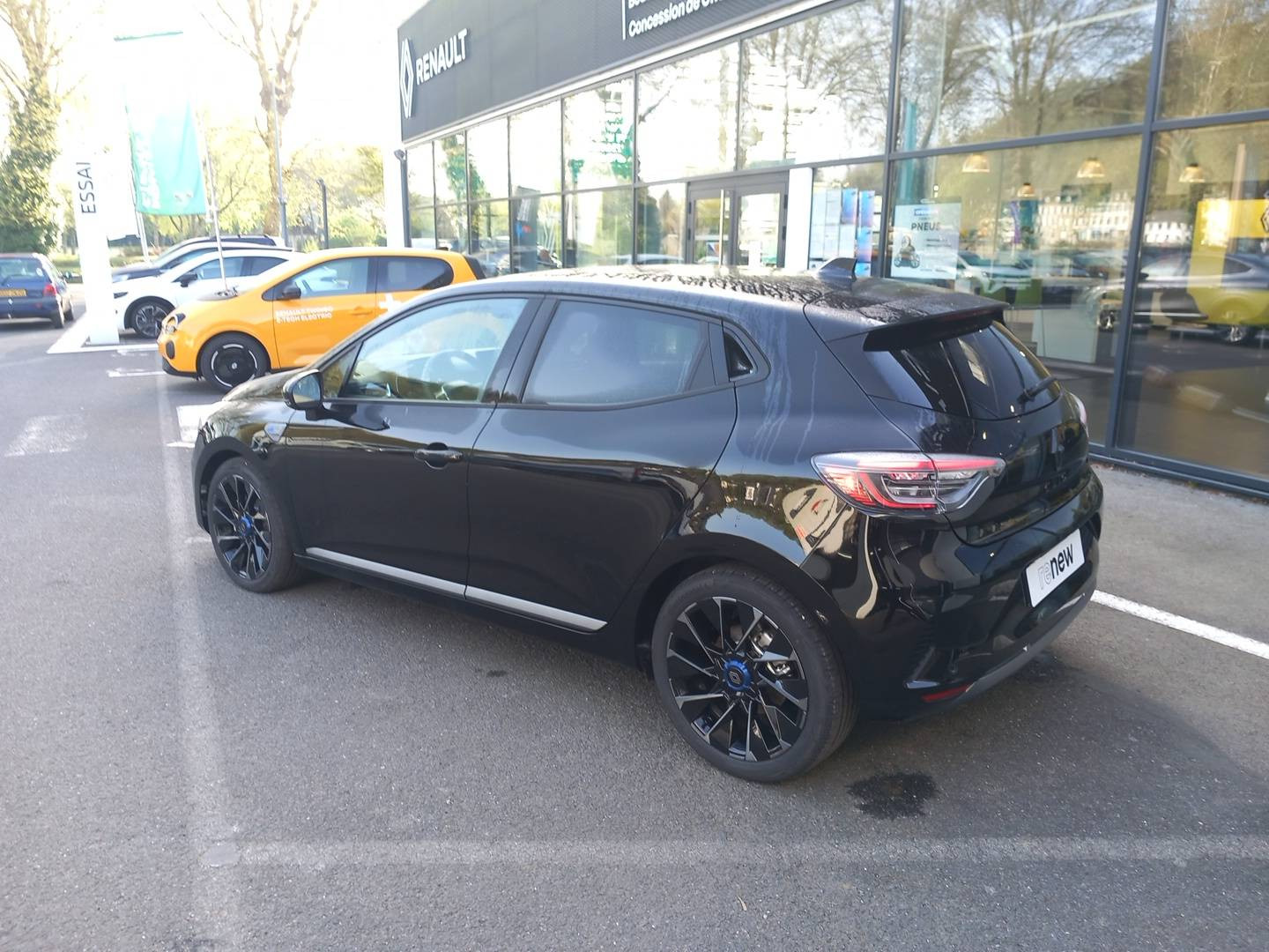 Vente en ligne Renault Clio 5 Clio E-Tech full hybrid 145 ch GSR2 au prix de 24 490 €