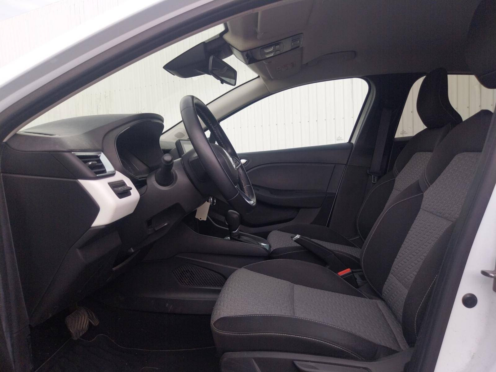 Vente en ligne Renault Clio 5 Clio E-Tech full hybrid 145 au prix de 15 890 €