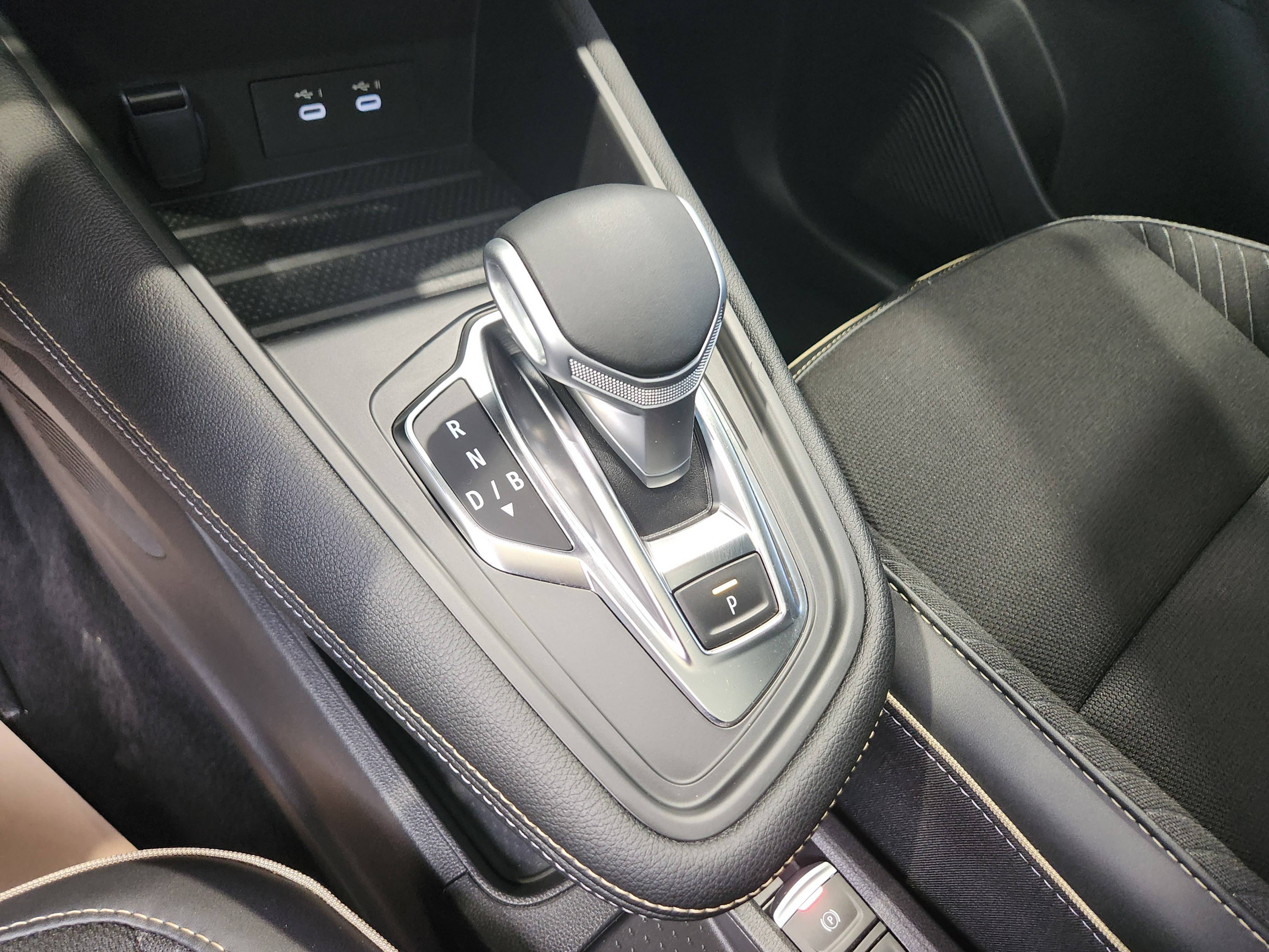Vente en ligne Renault Symbioz  E-Tech full hybrid 145 au prix de 31 390 €