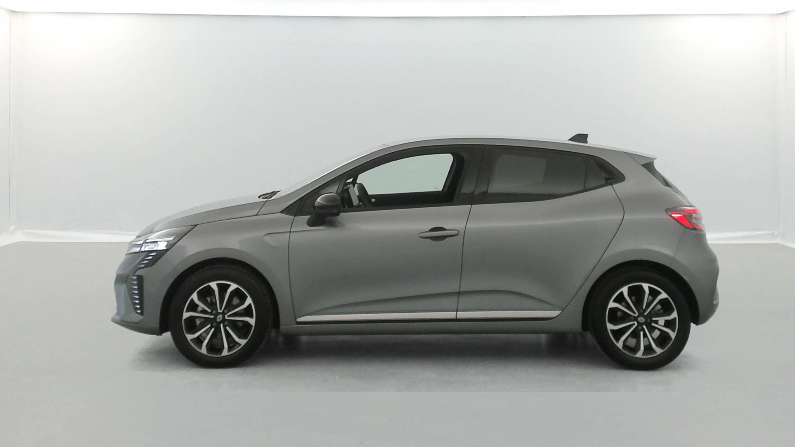 Vente en ligne Renault Clio 5 Clio E-Tech full hybrid 145 au prix de 19 990 €