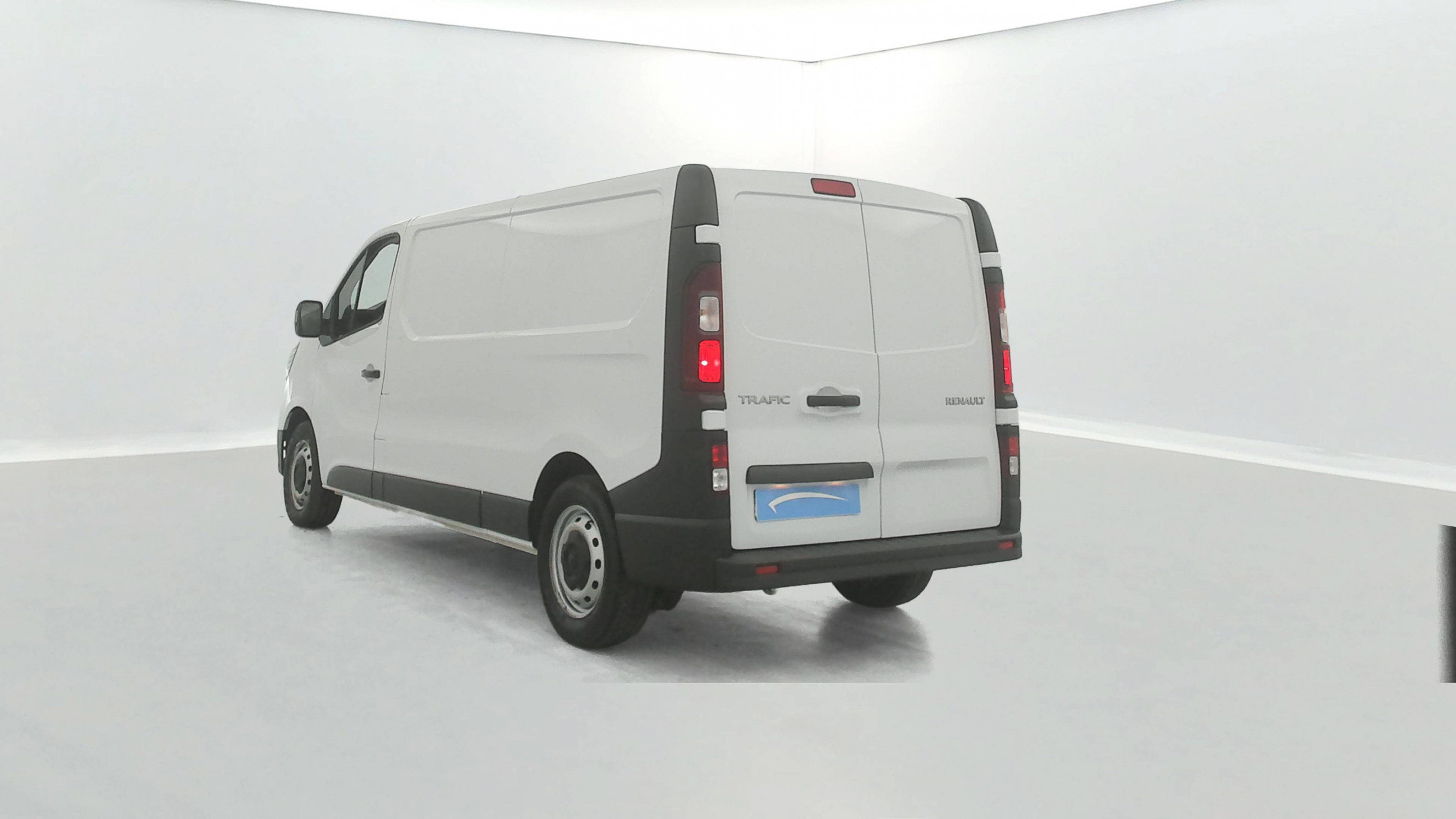 Vente en ligne Renault Trafic 3 Fourgon TRAFIC FGN L2H1 3000 KG BLUE DCI 130 au prix de 23 990 €