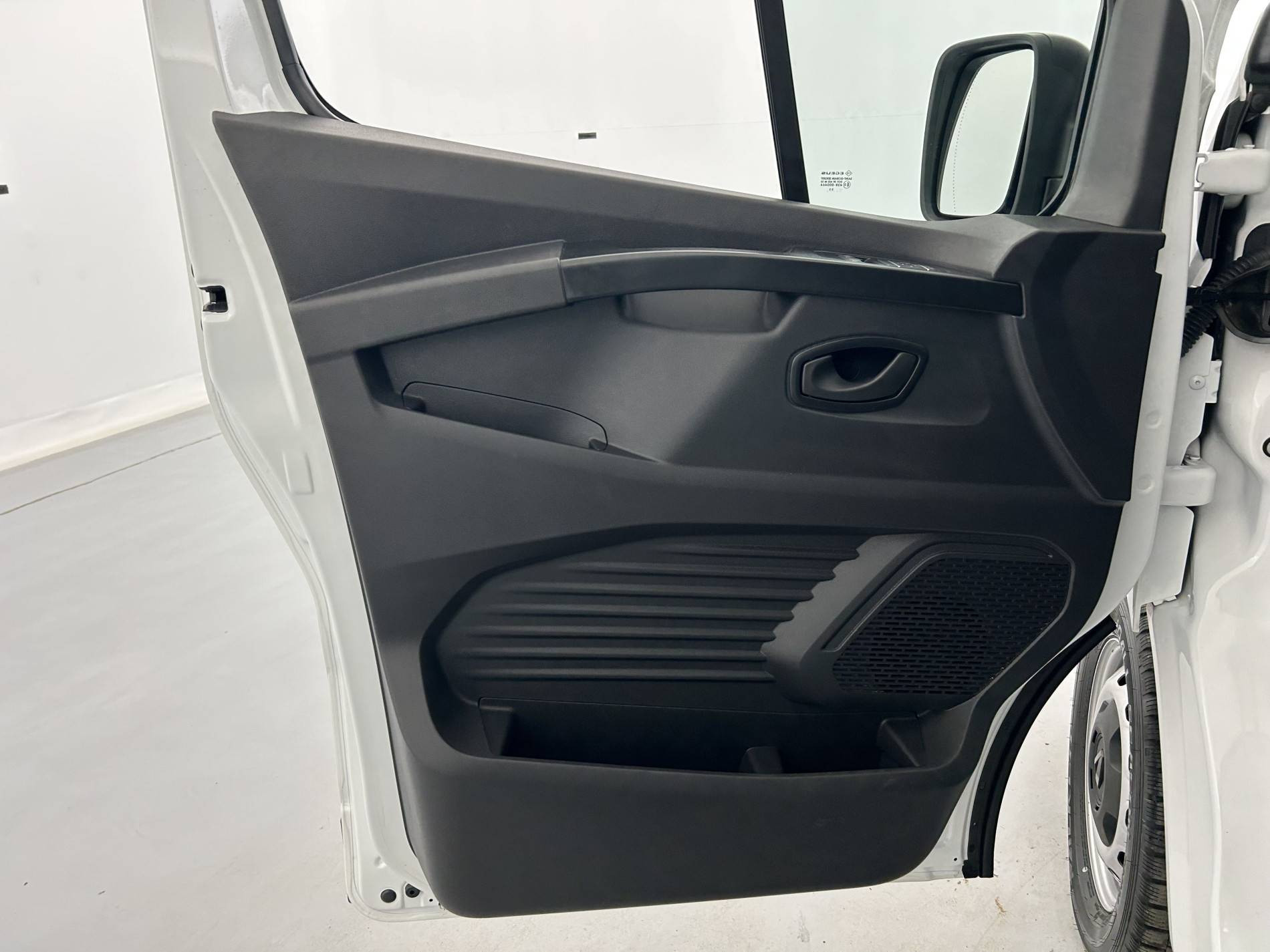 Vente en ligne Renault Trafic 3 Fourgon TRAFIC FGN L2H1 3000 KG BLUE DCI 130 au prix de 22 790 €