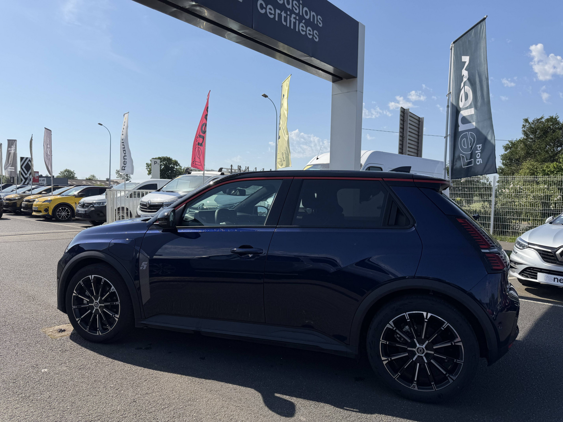 Vente en ligne Renault R5 E-Tech  120 ch autonomie urbaine au prix de 23 990 €