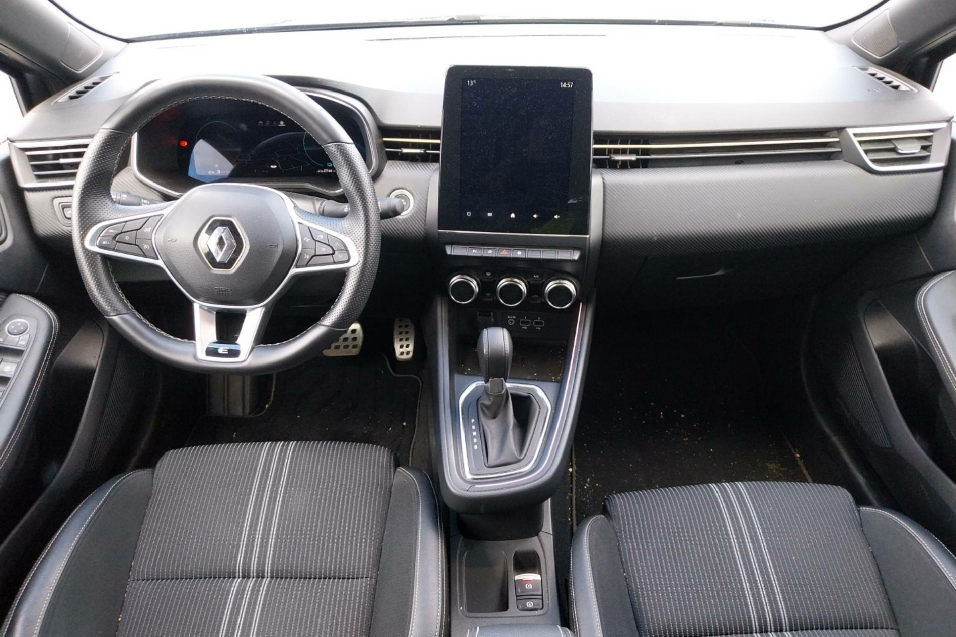 Vente en ligne Renault Clio 5 Clio E-Tech full hybrid 145 au prix de 19 290 €