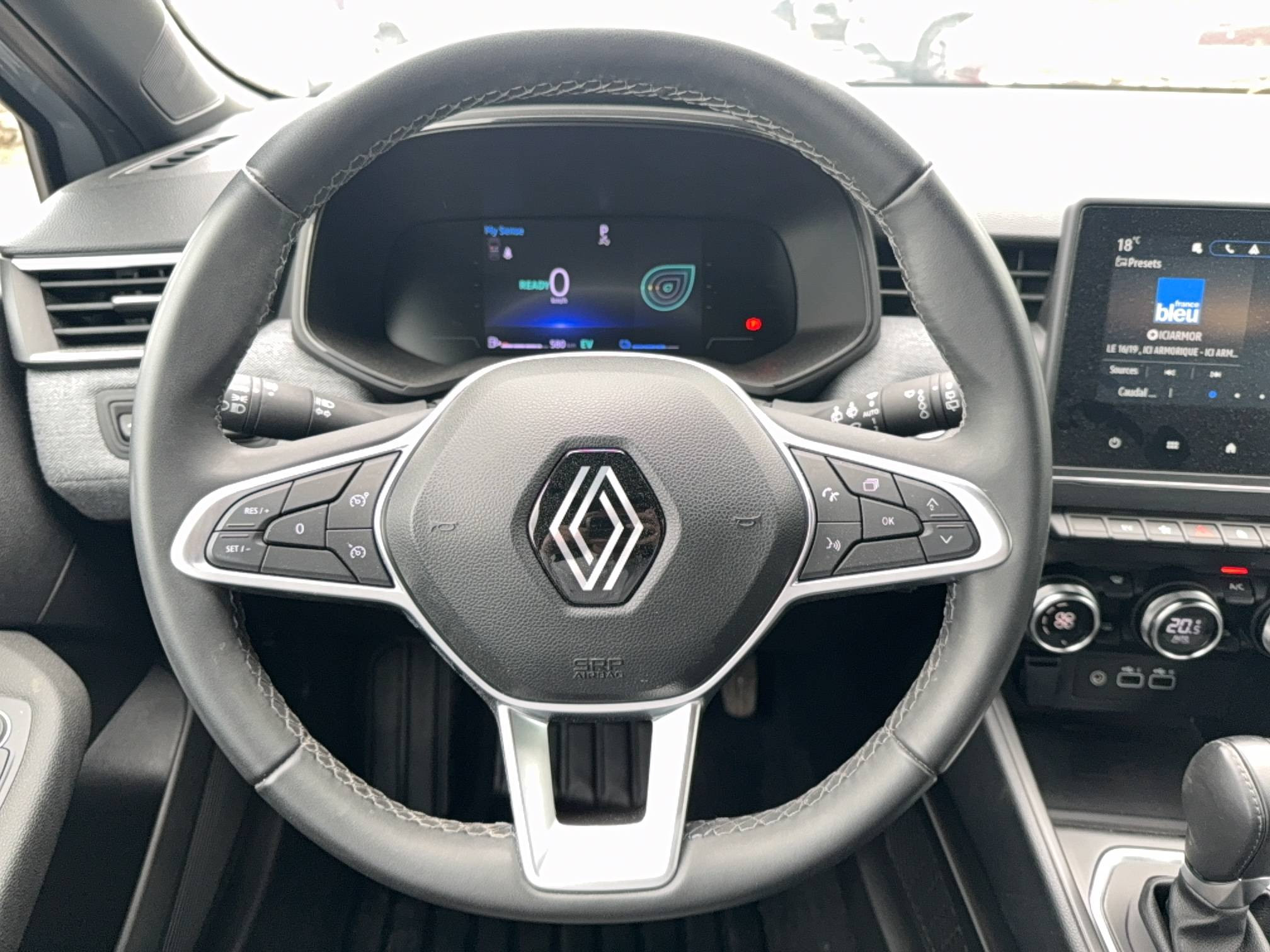 Vente en ligne Renault Clio 5 Clio E-Tech full hybrid 145 au prix de 18 490 €
