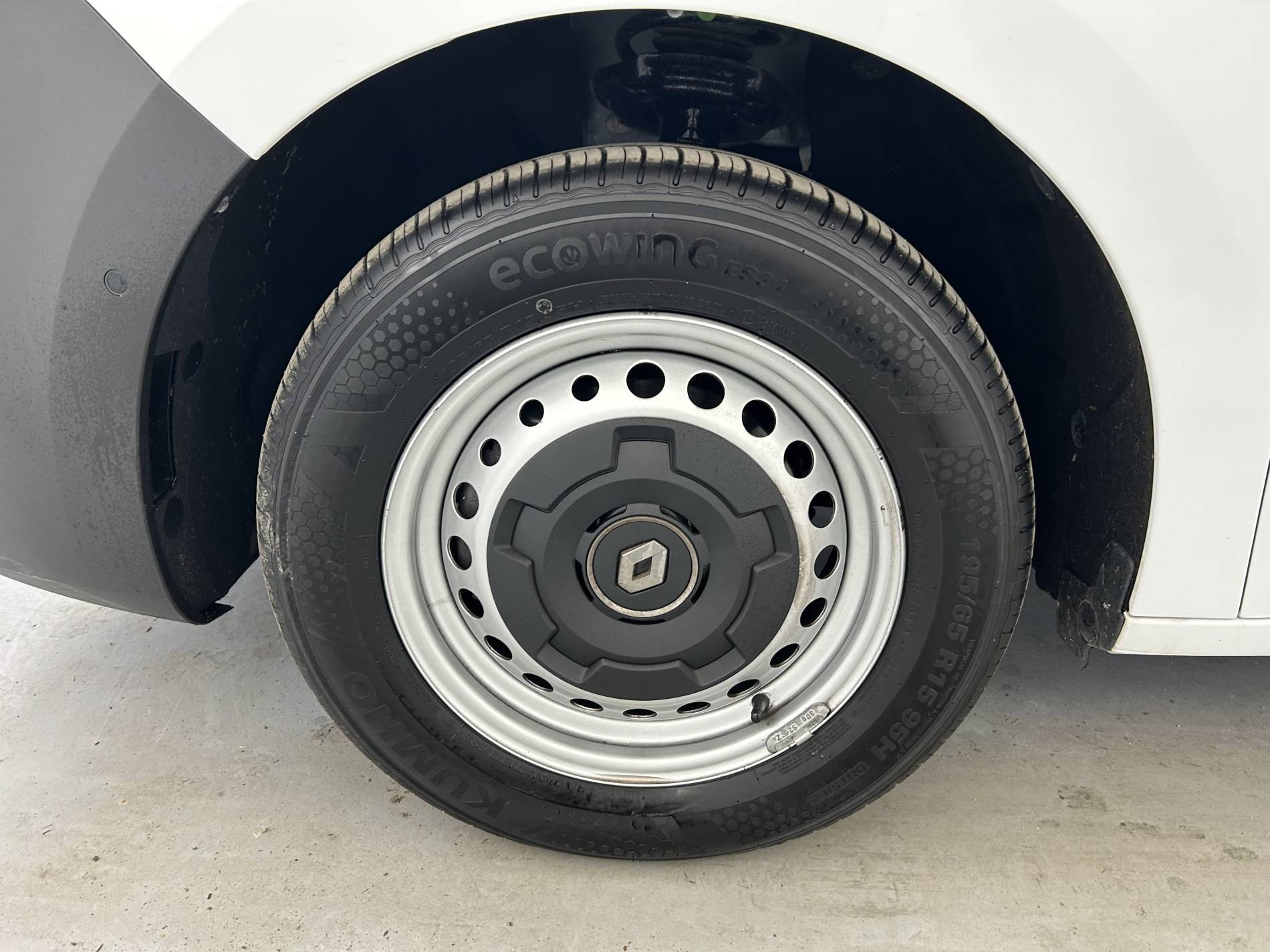 Vente en ligne Renault Kangoo Van  BLUE DCI 95 au prix de 19 890 €