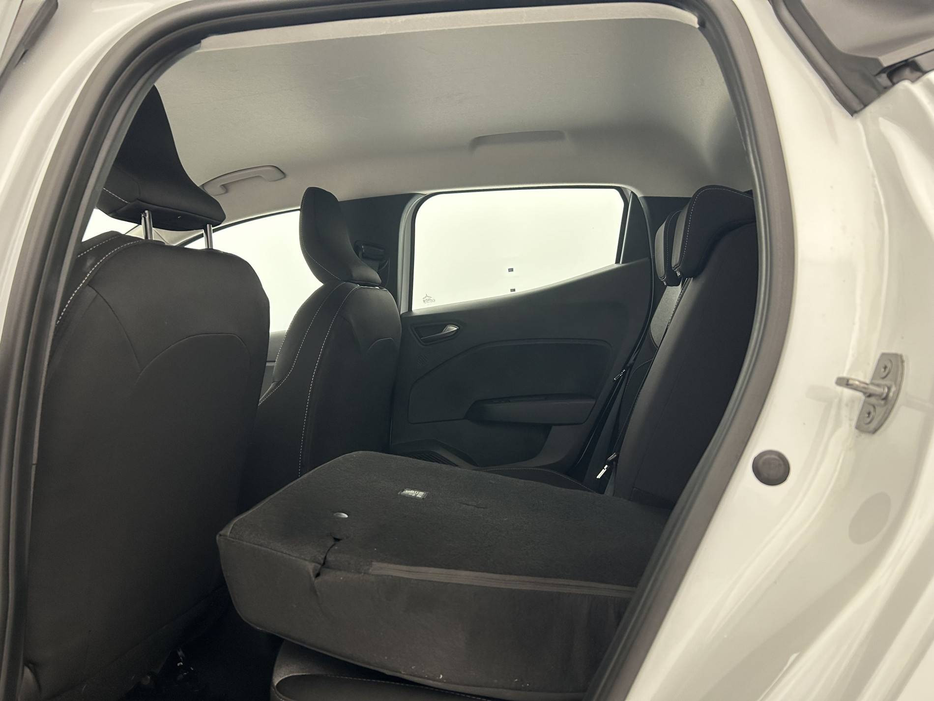 Vente en ligne Renault Clio 5 Clio E-Tech full hybrid 145 ch GSR2 au prix de 19 990 €