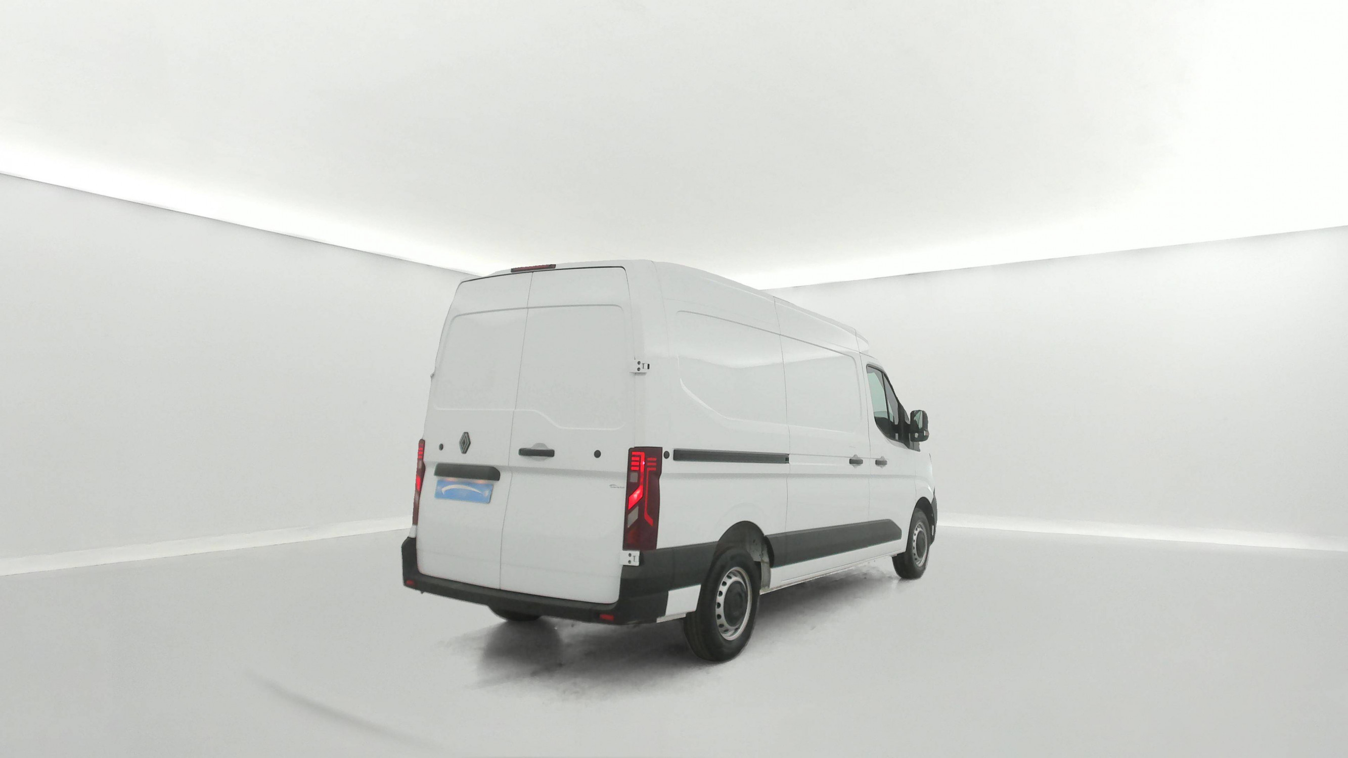 Vente en ligne Renault Master Fourgon MASTER FG BLUE DCI 130 L2H2 3T5 TR au prix de 29 900 €