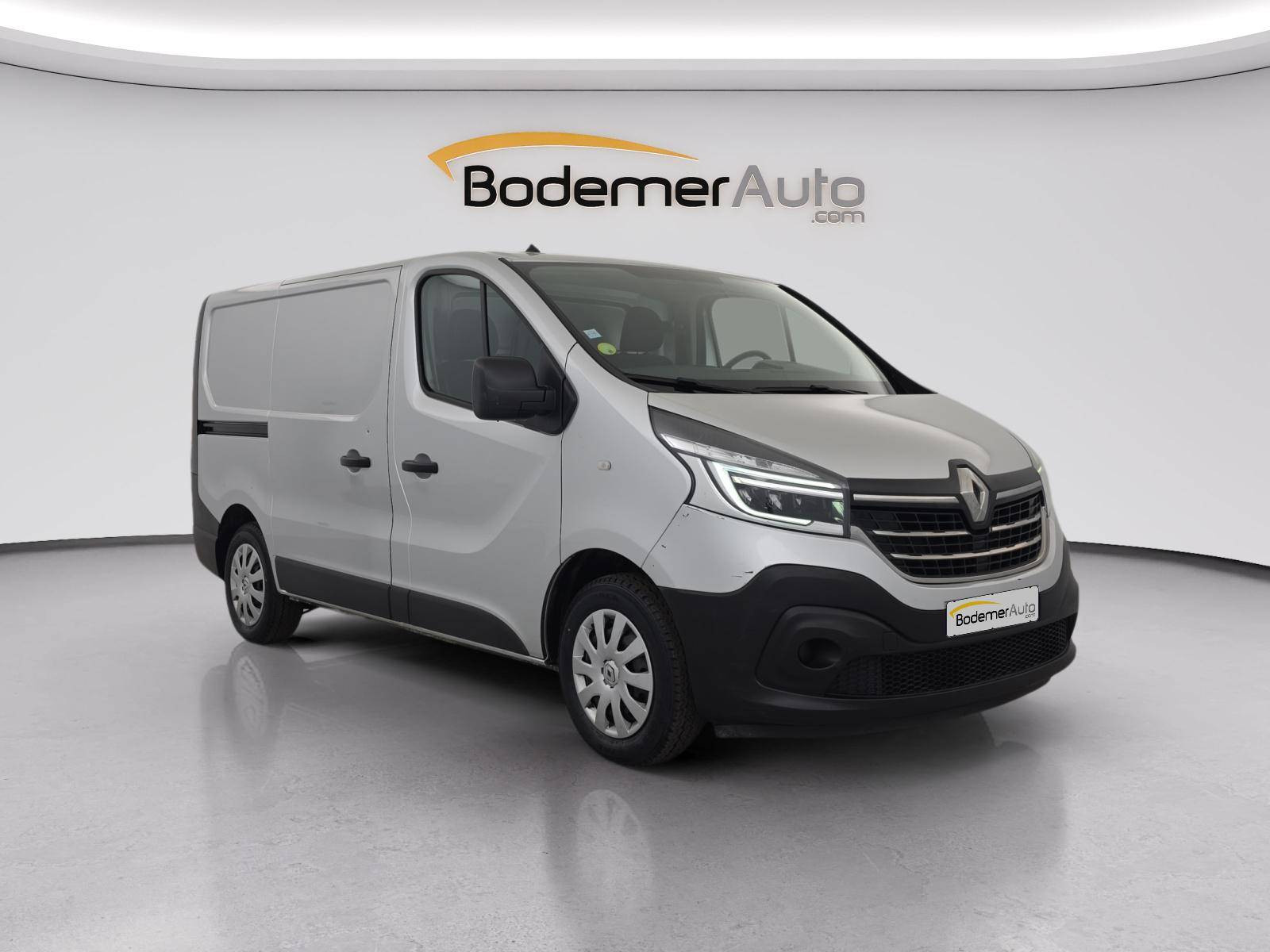 Vente en ligne Renault Trafic 3 Fourgon TRAFIC FGN L1H1 1000 KG DCI 120 au prix de 17 990 €