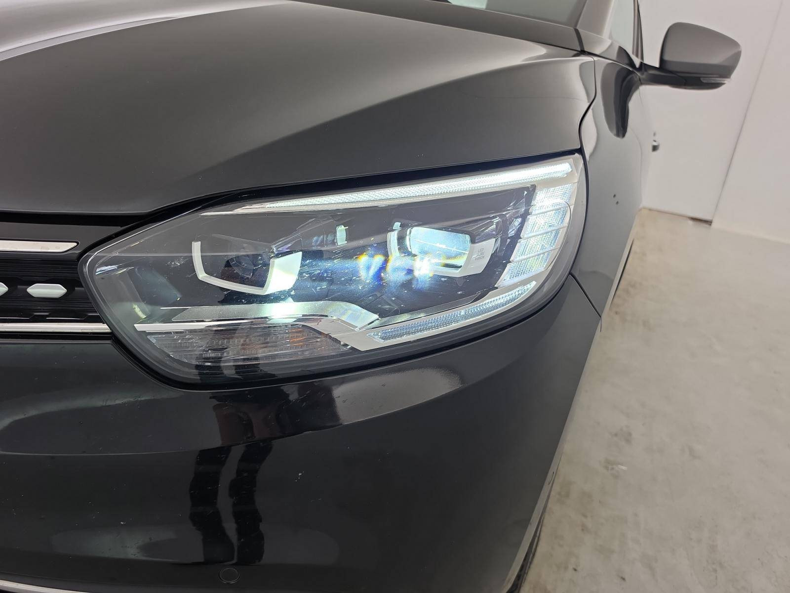 Vente en ligne Renault Grand Scenic 4 Grand Scenic Blue dCi 150 EDC au prix de 18 990 €