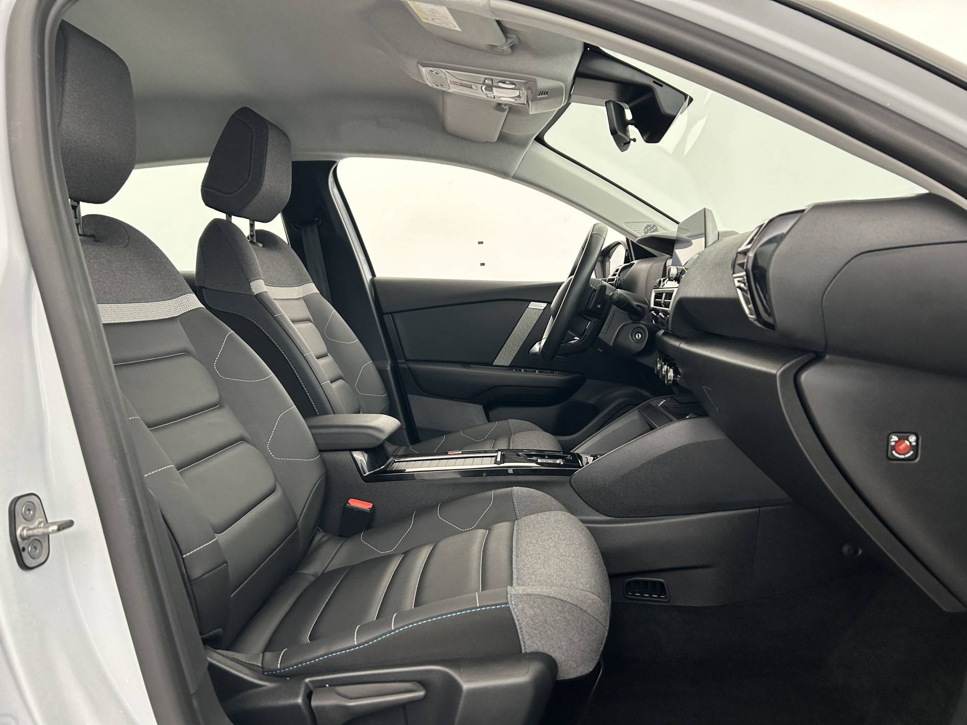 Vente en ligne Citroën C4  Hybride 136 e-DCS6 au prix de 19 990 €