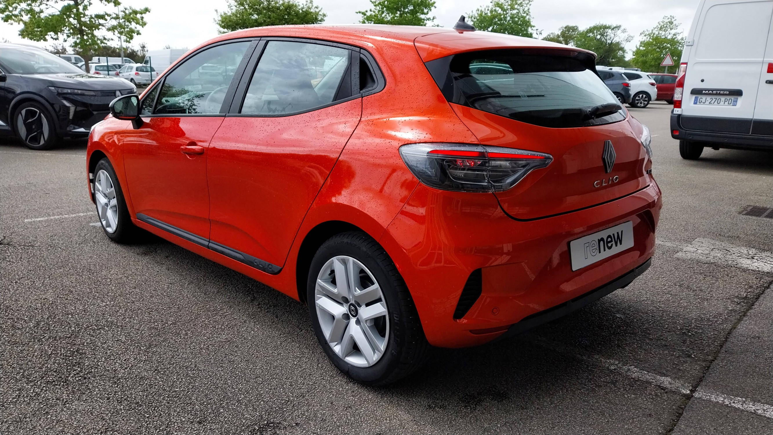 Vente en ligne Renault Clio 5 Clio E-Tech full hybrid 145 au prix de 18 890 €