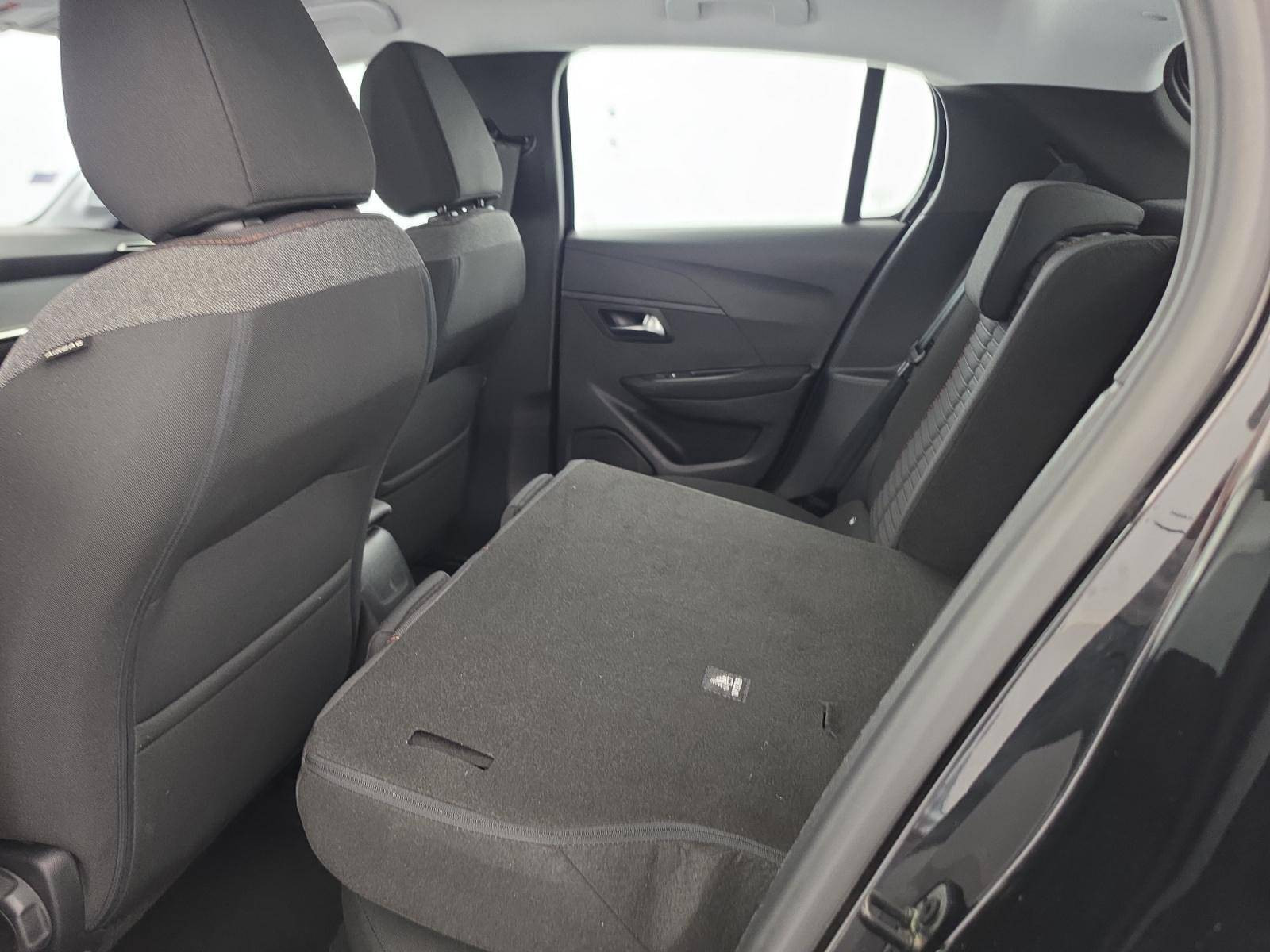 Vente en ligne Peugeot E-208  50 kWh 136ch au prix de 15 900 €