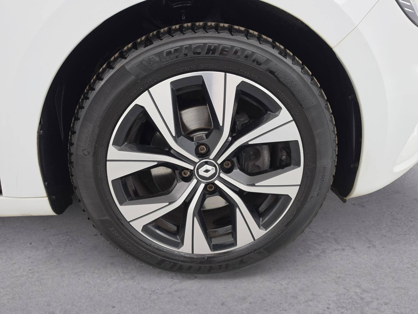 Vente en ligne Renault Clio 5 CLIO SOCIETE BLUE DCI 100 au prix de 13 990 €