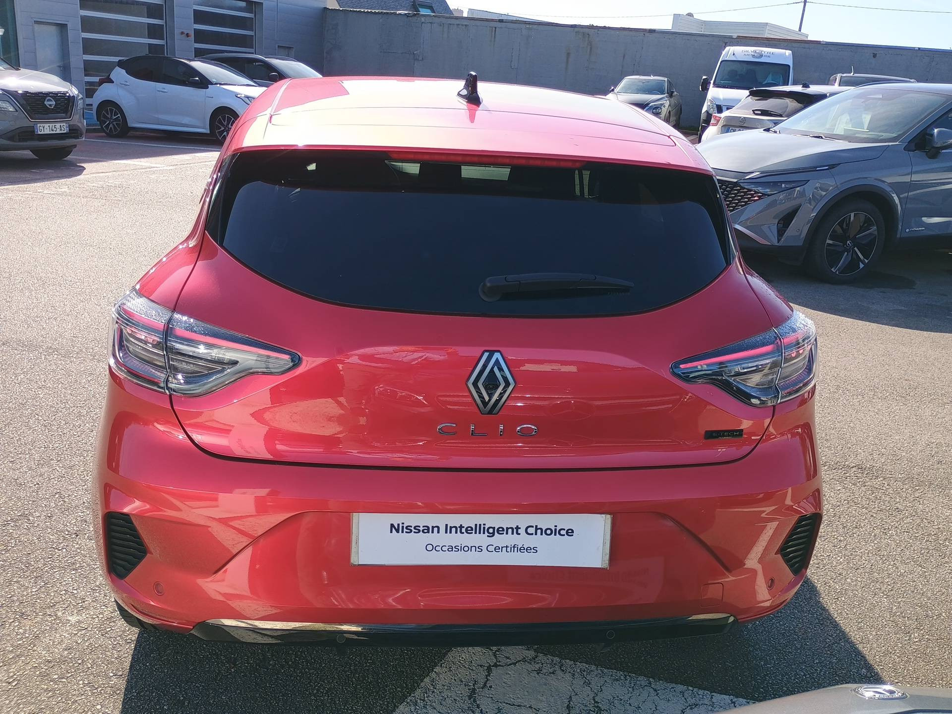 Vente en ligne Renault Clio 5 Clio E-Tech full hybrid 145 au prix de 17 400 €