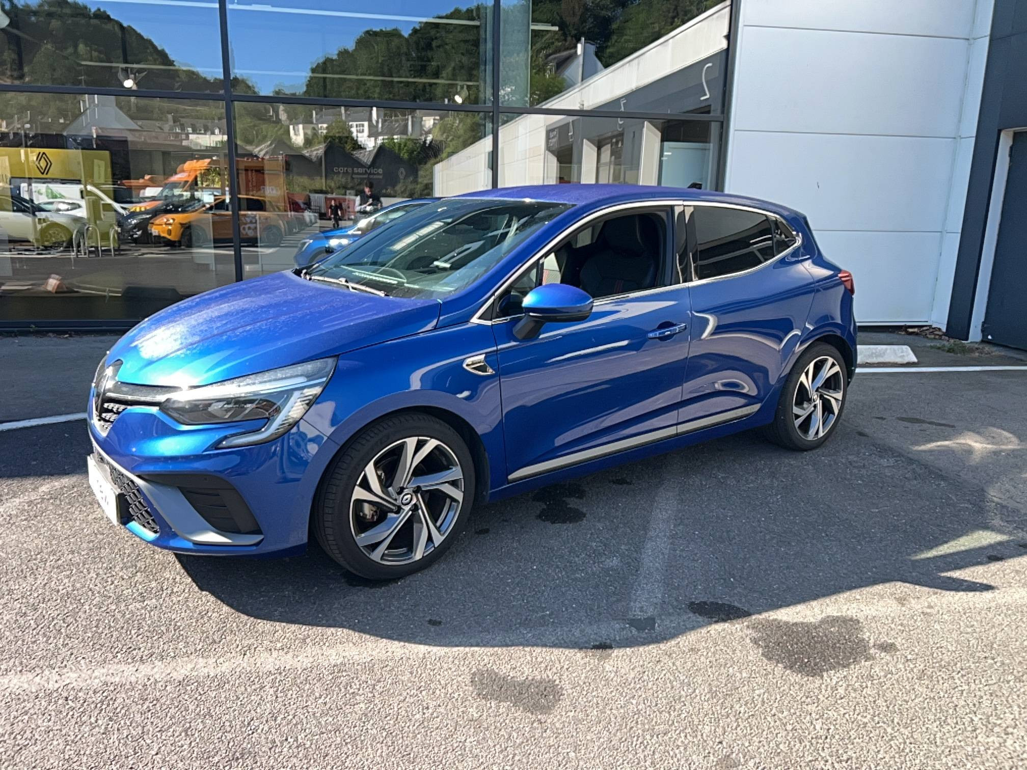 Renault Clio 5 Clio E-Tech 140 - 21N occasion de 2021 en vente à Châteaulin