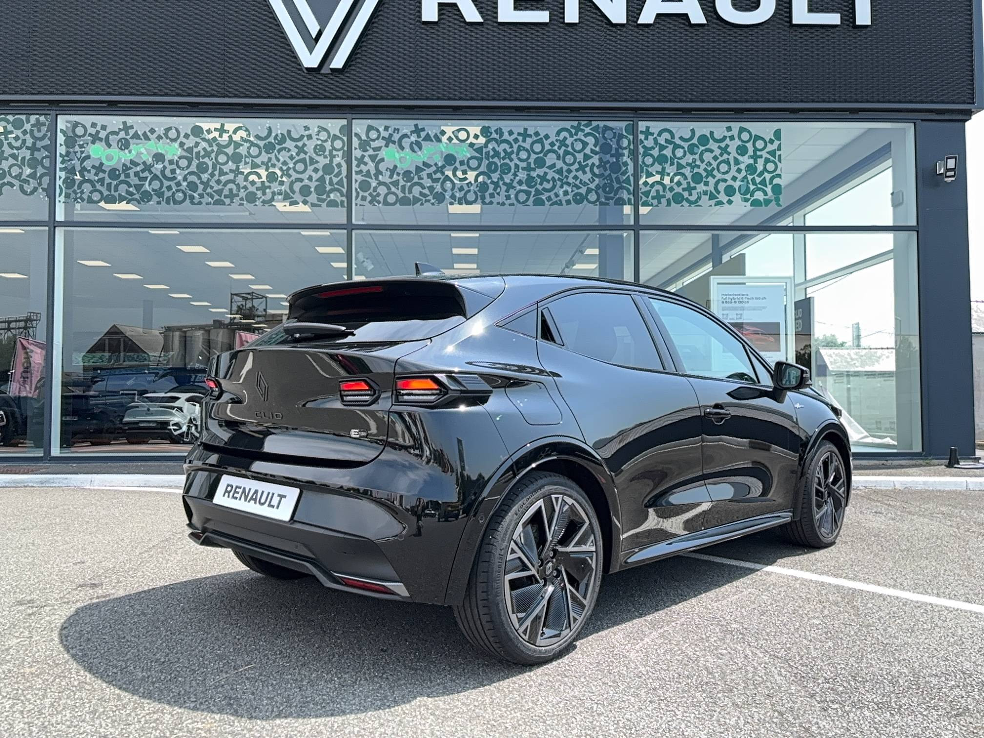 Vente en ligne Renault Clio 6 Clio E-Tech full hybrid 160 ch au prix de 27 990 €