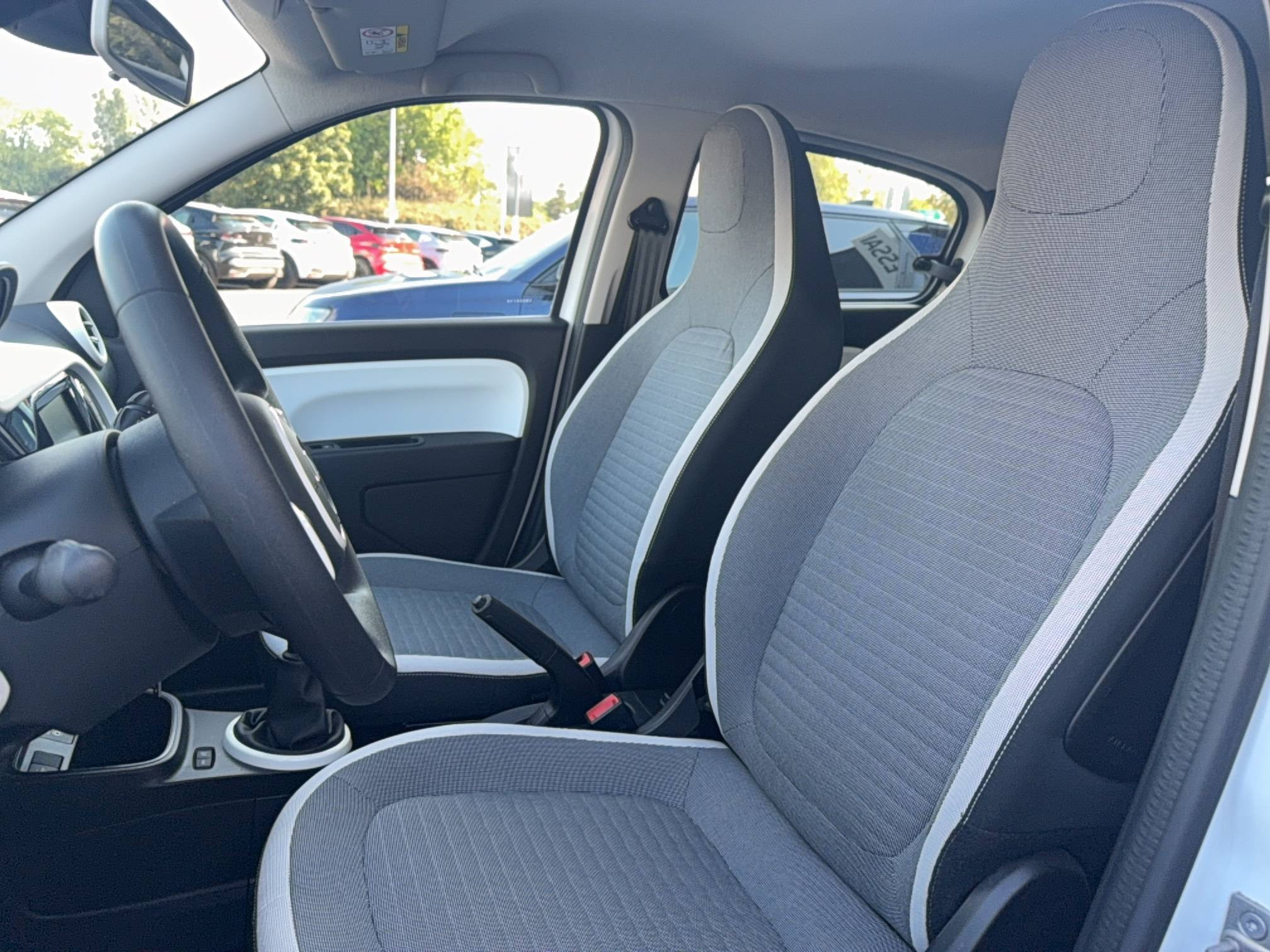 Vente en ligne Renault Twingo 3  SCe 65 - 21 au prix de 11 464 €