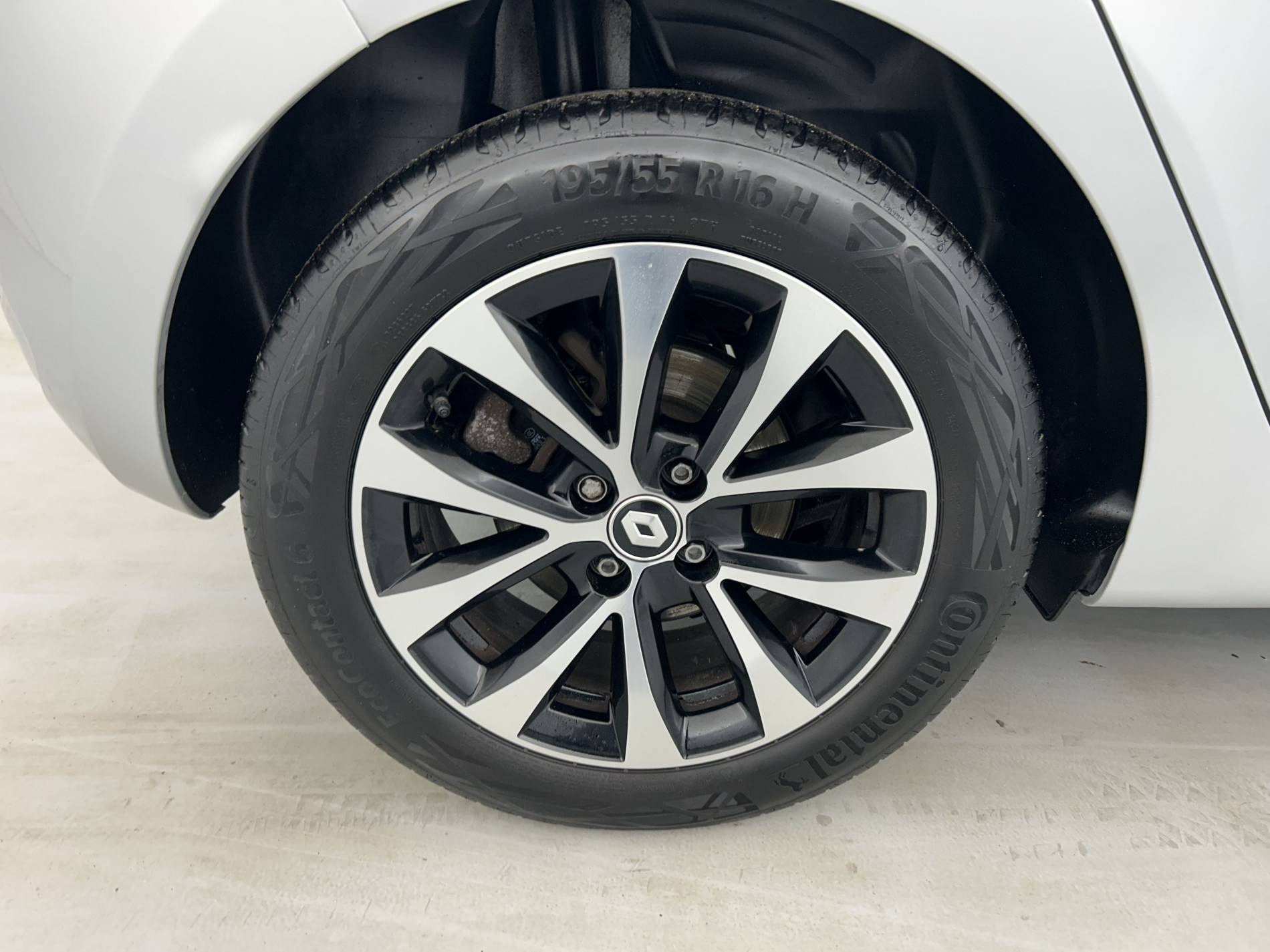 Vente en ligne Renault Clio 5 Clio TCe 90 au prix de 13 490 €