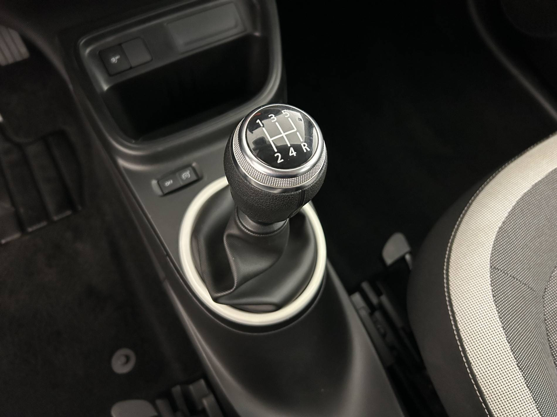 Vente en ligne Renault Twingo 3  SCe 65 - 21 au prix de 9 990 €