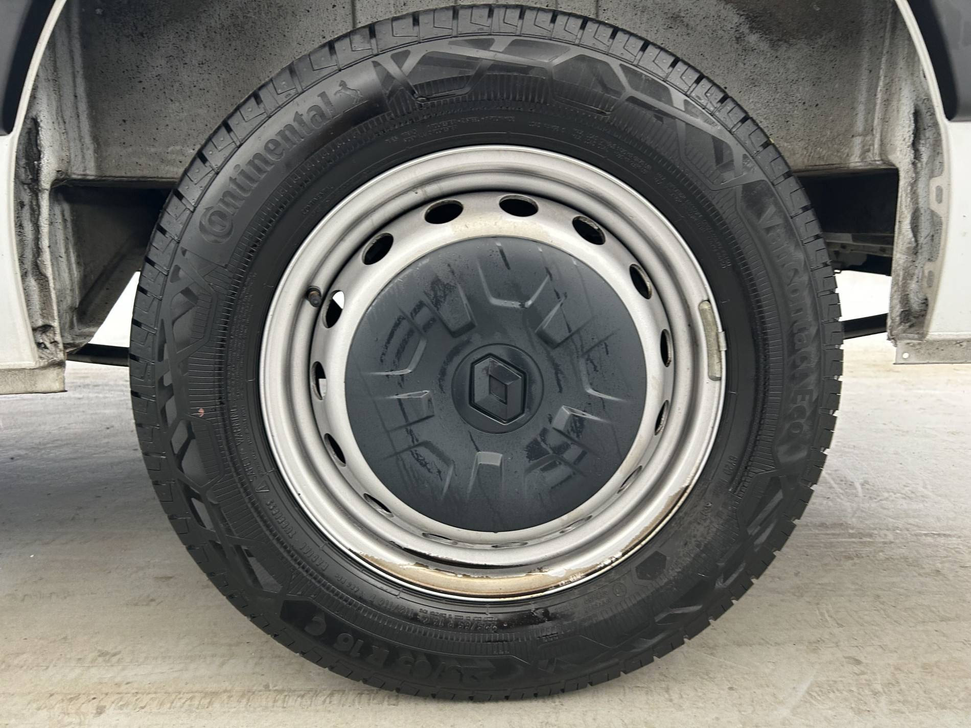 Vente en ligne Renault Master Fourgon MASTER FGN TRAC F3500 L2H2 BLUE DCI 135 au prix de 24 000 €