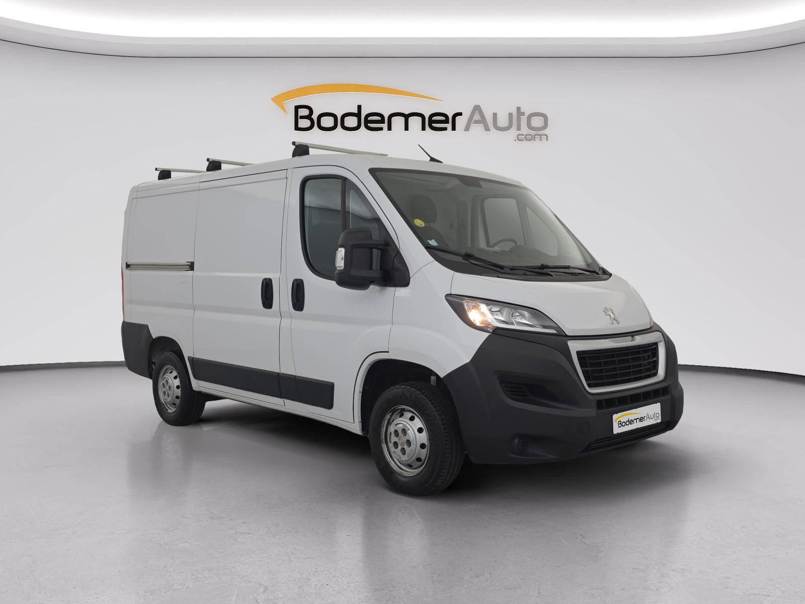 Vente en ligne Peugeot Boxer Fourgon BOXER TOLE 330 L1H1 BLUEHDI 120 S&S au prix de 17 990 €